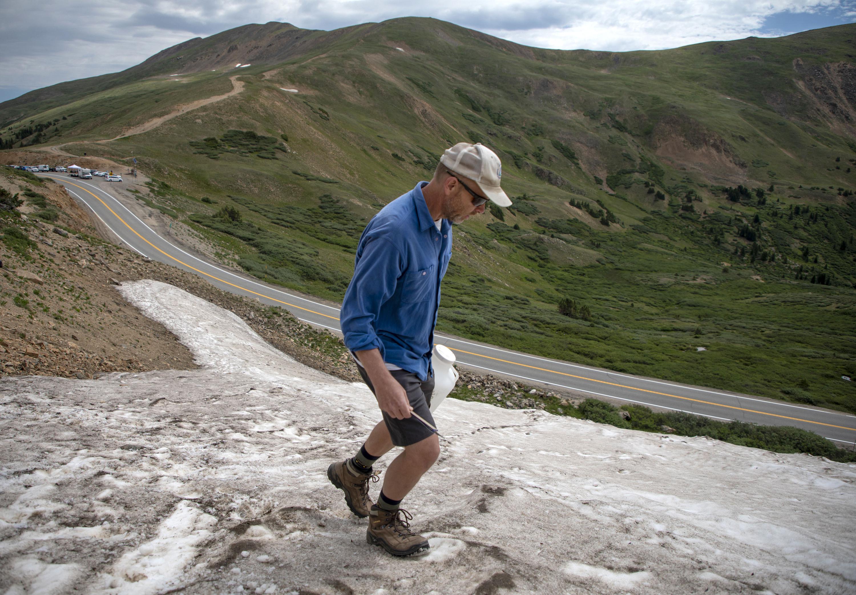 Microplastics increasingly found in Colorado's snowpack - The Associated Press - en Español