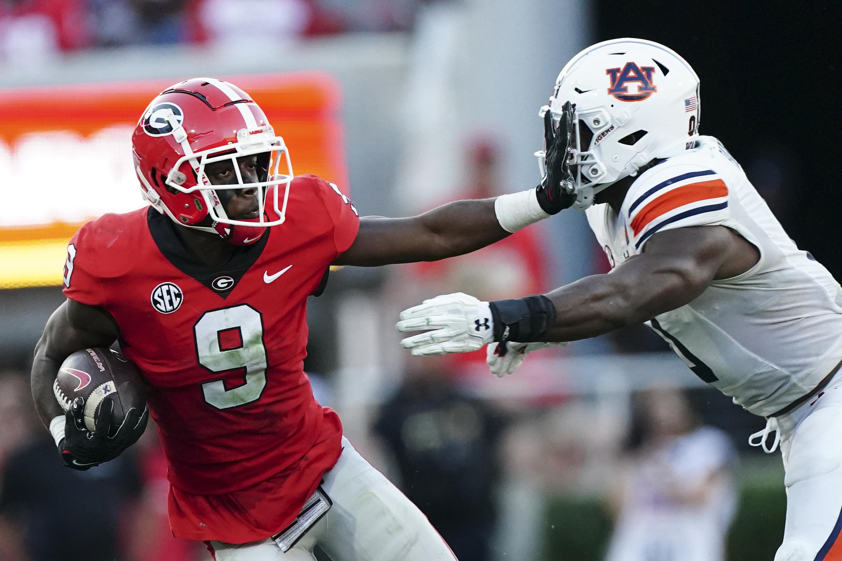 AP Top 25: UGA một lần nữa ở vị trí số 1, Alabama tụt xuống thứ 3 sau OSU