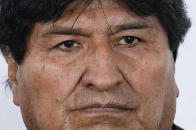 El expresidente de Bolivia Evo Morales asiste a una presentación de la Operación Rescate, el jueves 4 de noviembre de 2021, en la embajada de México en Buenos Aires, Argentina. (AP Foto/Natacha Pisarenko, Archivo)