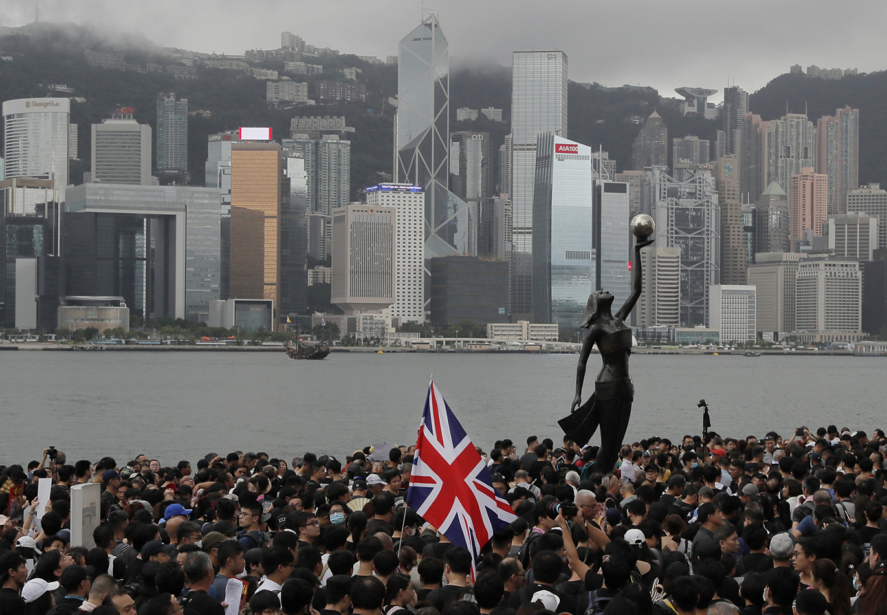 Thousands flee Hong Kong to UK for fear of Chinese repression