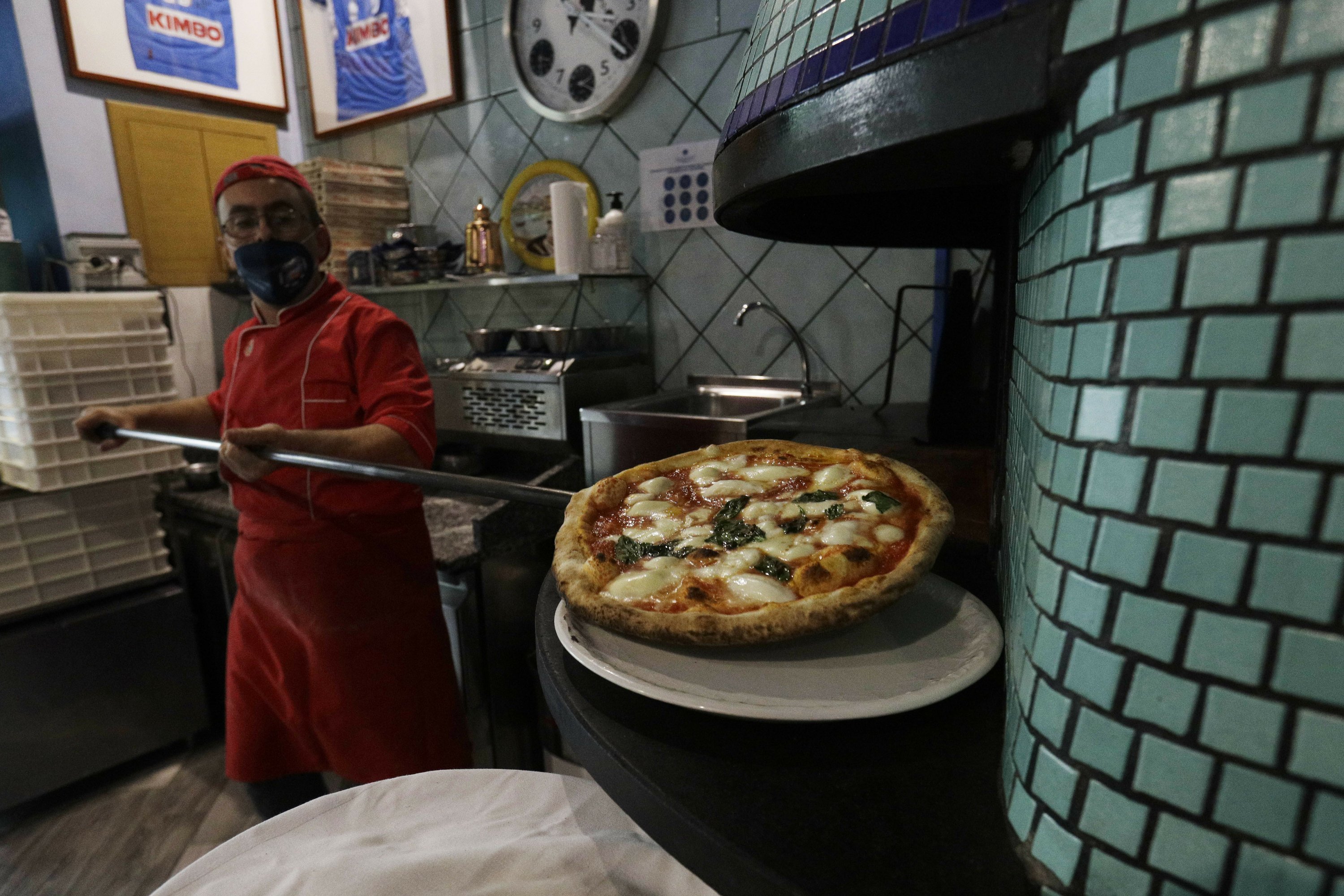 Make a pizza Margherita like an Italian. This is how.