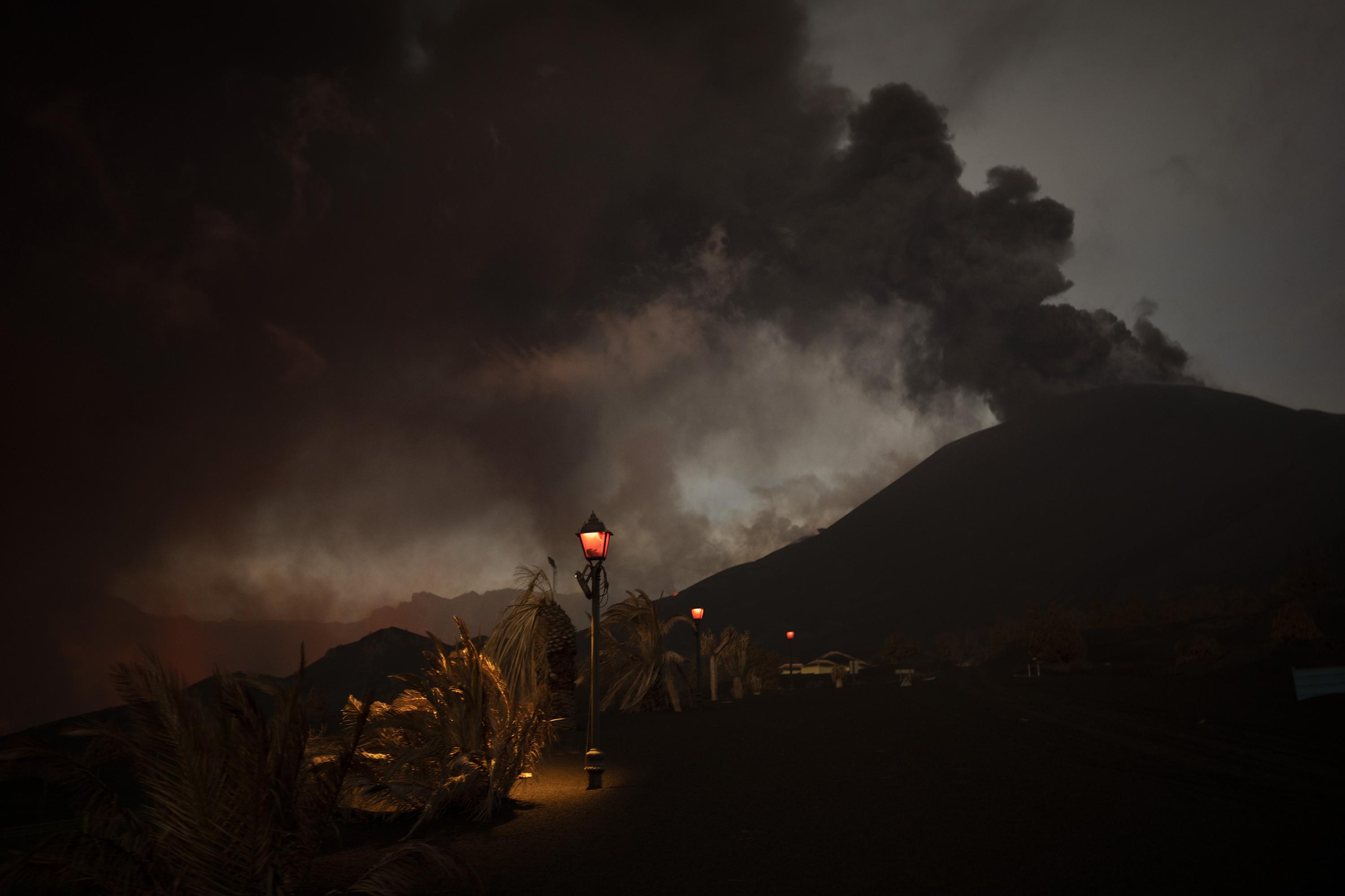 La erupción del volcán en la isla española ha establecido un récord local durante 85 días