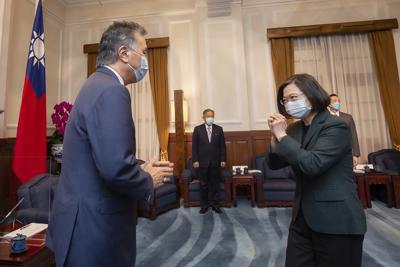 Us Lawmakers Visit Taiwan China Conducts Military Patrols Ap News
