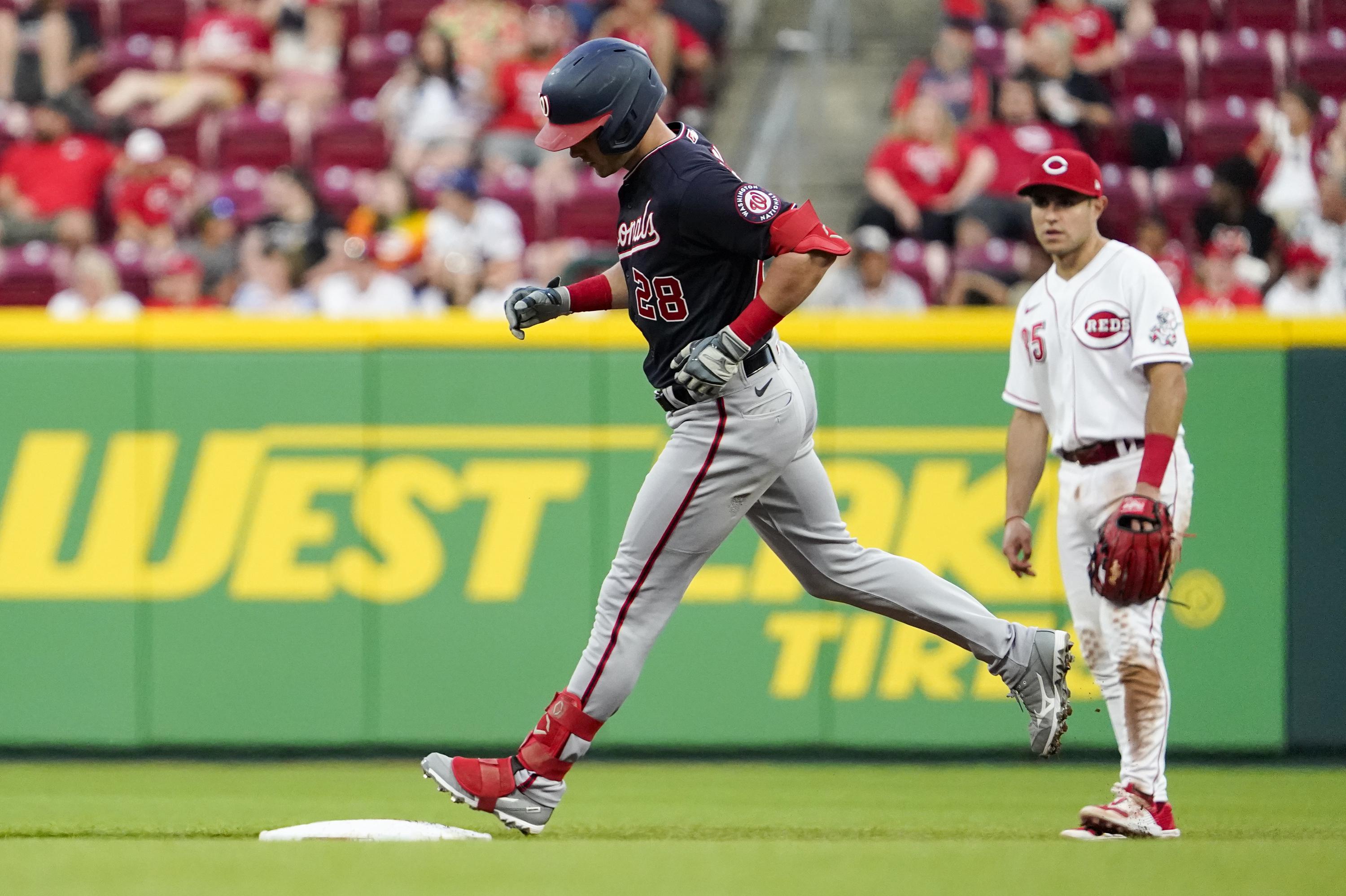 Chris Carpenter pitches St. Louis Cardinals past Washington Nationals for  2-1 lead 