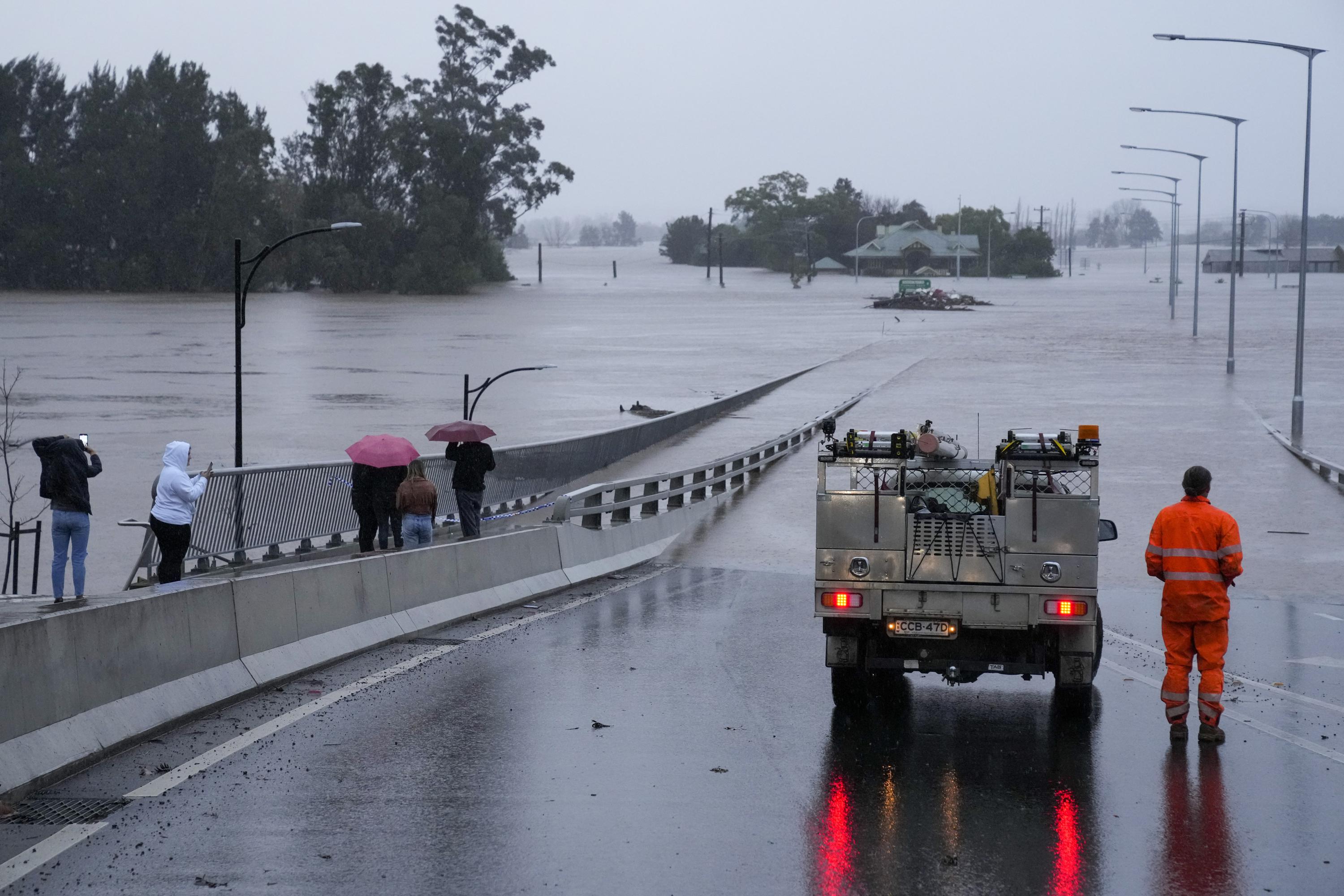 3 pés de chuva colocam Sydney na 4ª rodada de problemas de inundação