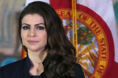 ARCHIVO - En imagen de archivo del miércoles 9 de enero de 2019, la primera dama de Florida, Casey DeSantis, en un evento en Miami. (AP Foto/Wilfredo Lee, archivo)