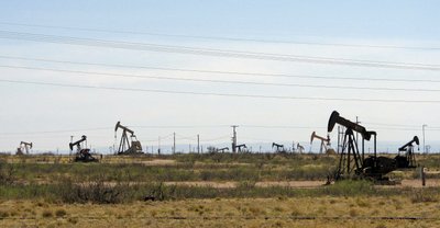 Authorities seek to stem crime in New Mexico oilfields | AP News