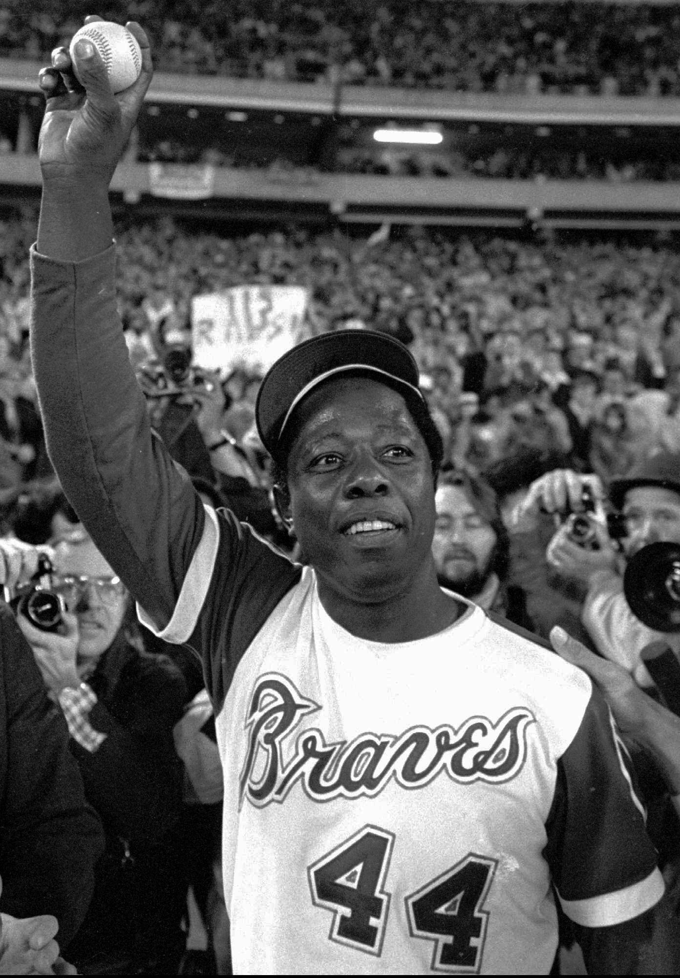 Hank Aaron, baseball’s one-time home run king, dies at 86