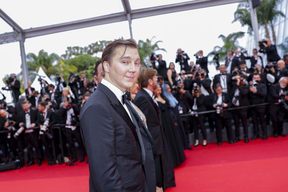 Paul Dano, miembro del jurado, posa para los fotógrafos a su llegada a la ceremonia de apertura y al estreno de la película 'Jeanne du Barry' en el 76º festival internacional de cine de Cannes, sur de Francia, el martes 16 de mayo de 2023. (Foto de Vianney Le Caer/ Invisión/AP)