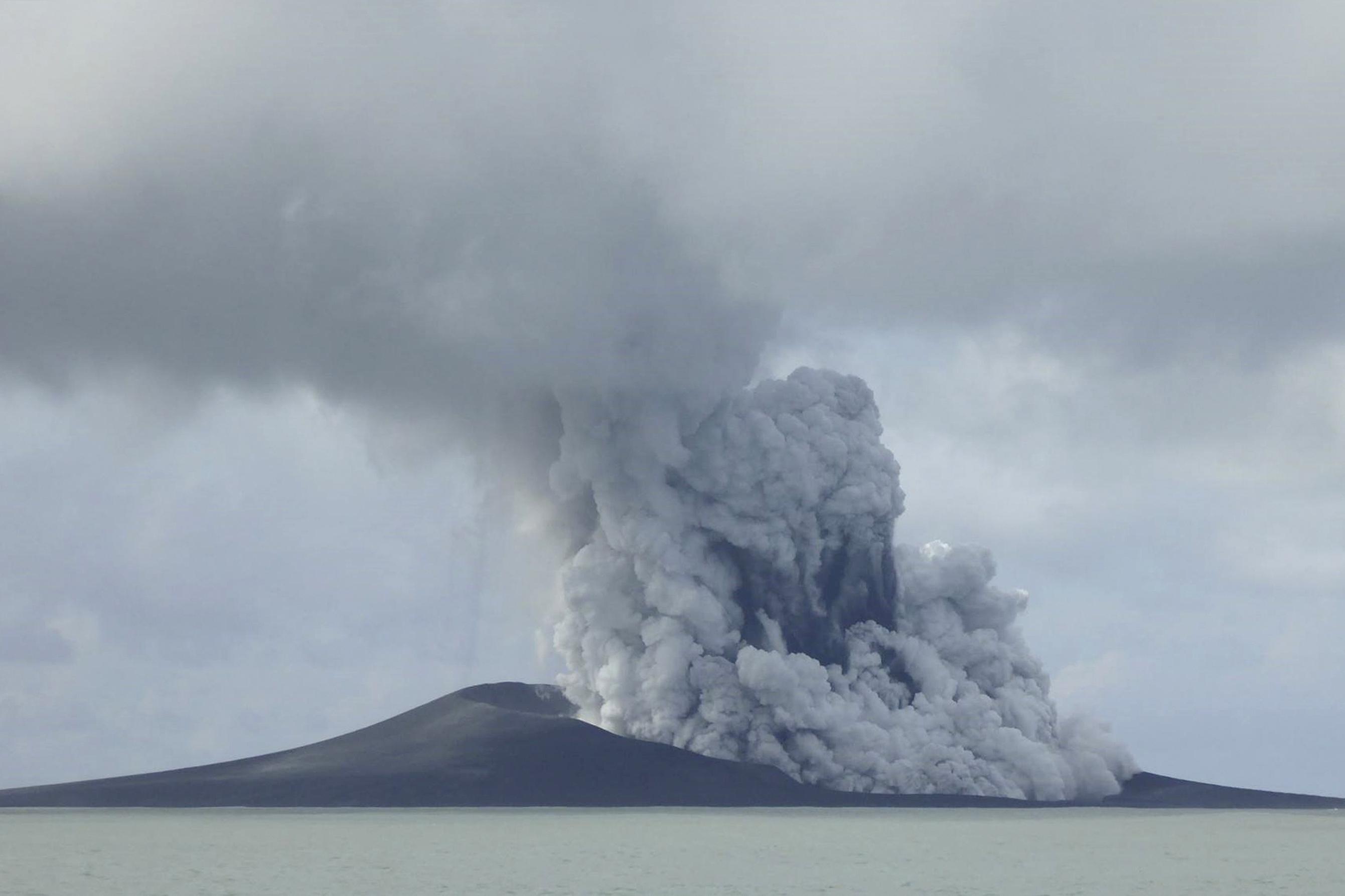 L’éruption du volcan Tonga était inhabituelle, elle pourrait même réchauffer la terre
