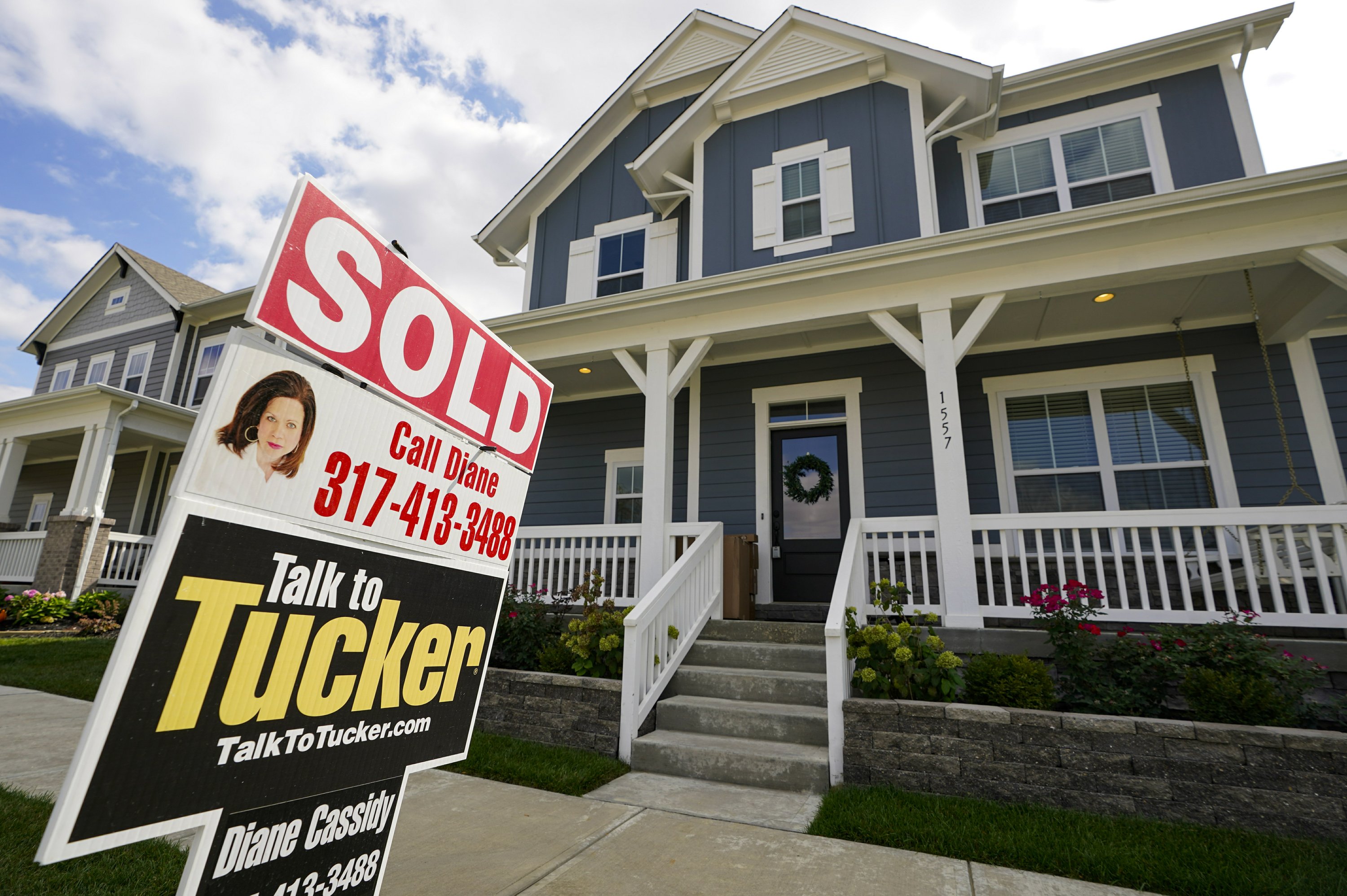 us-long-term-mortgage-rates-slip-30-year-loan-at-2-77-ap-news