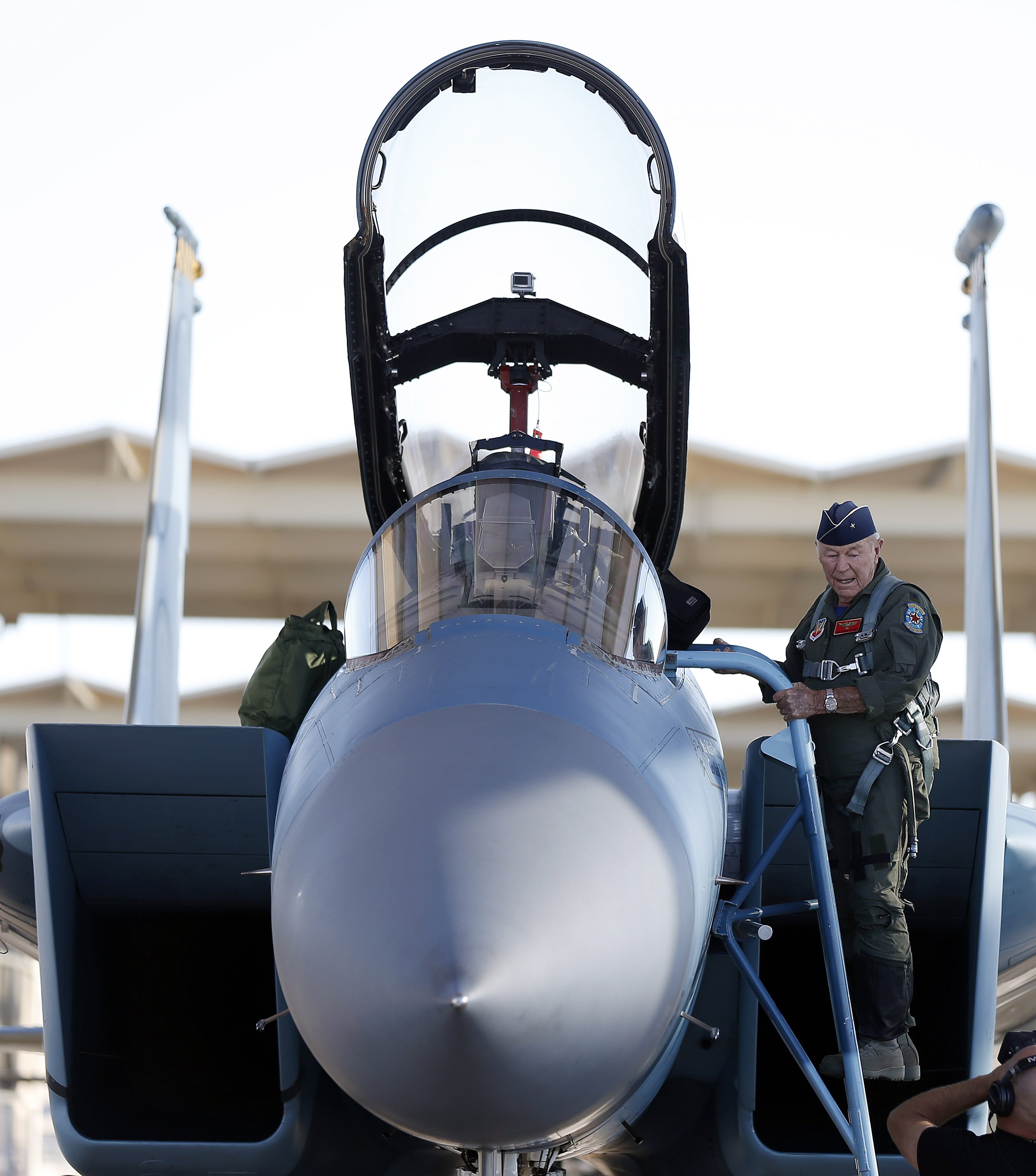 Chuck Yeager 1st To Break Sound Barrier Dies At 97