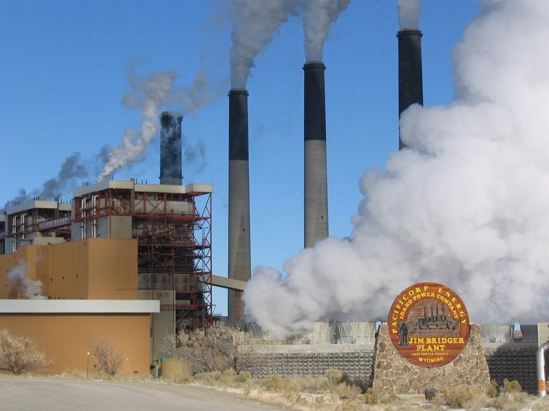 Wyoming backs coal with $1.2M threat to sue other states