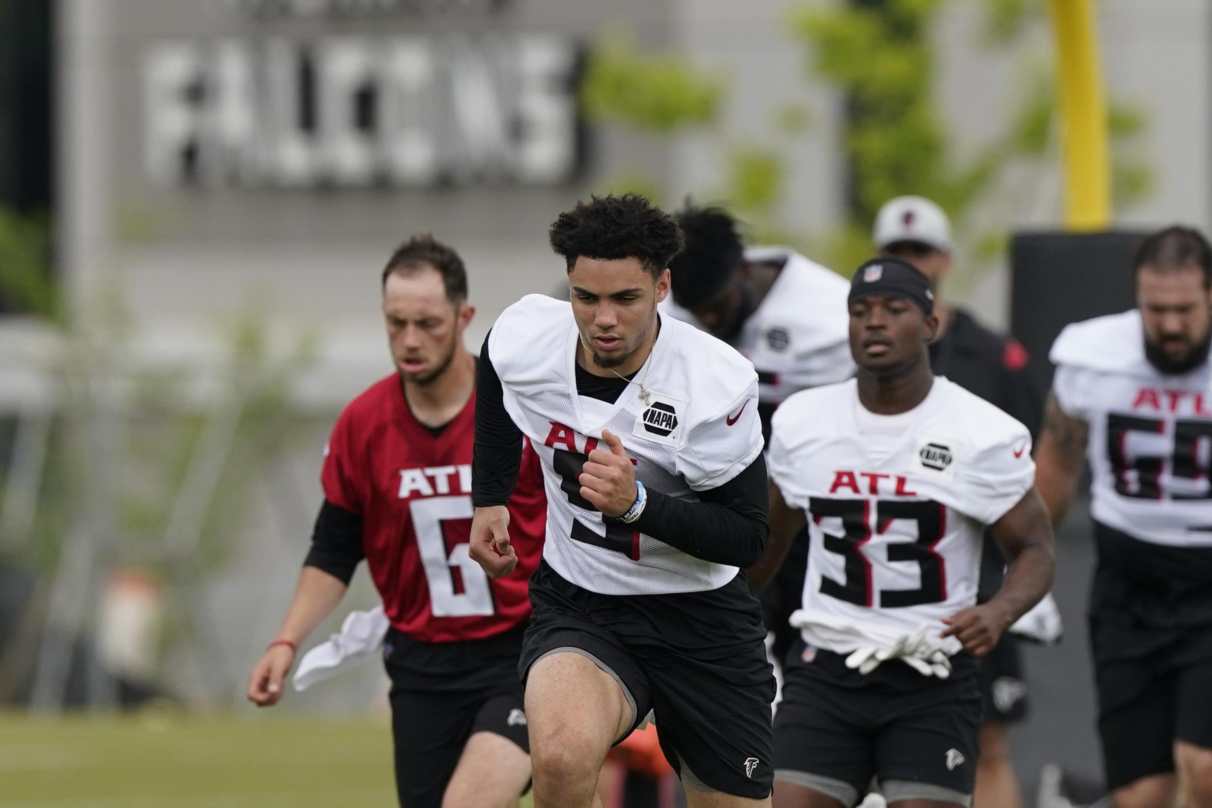 Falcons' London embraces health, contract at rookie minicamp AP News