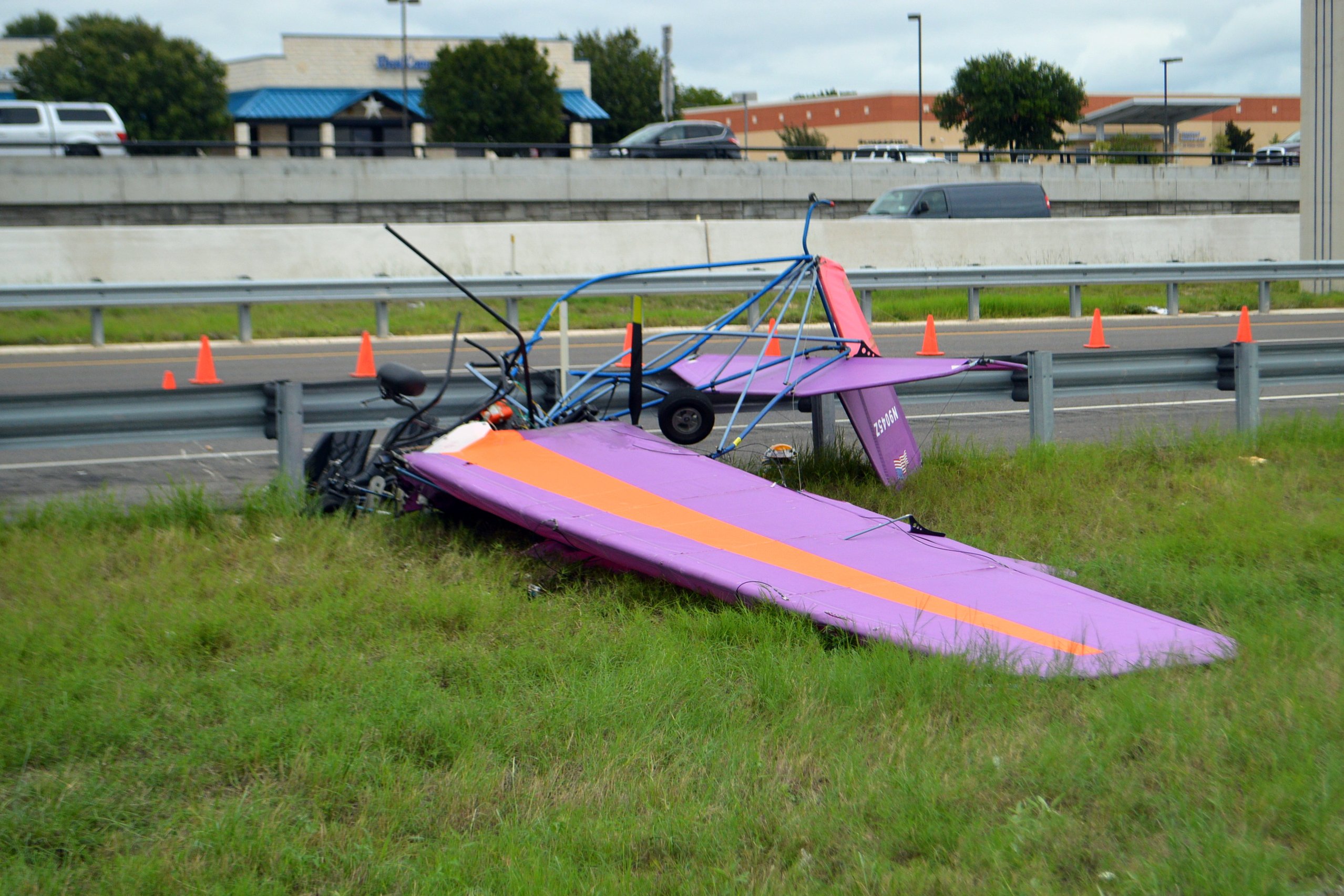 2 dead after ultralight aircraft crashes on Texas interstate AP News
