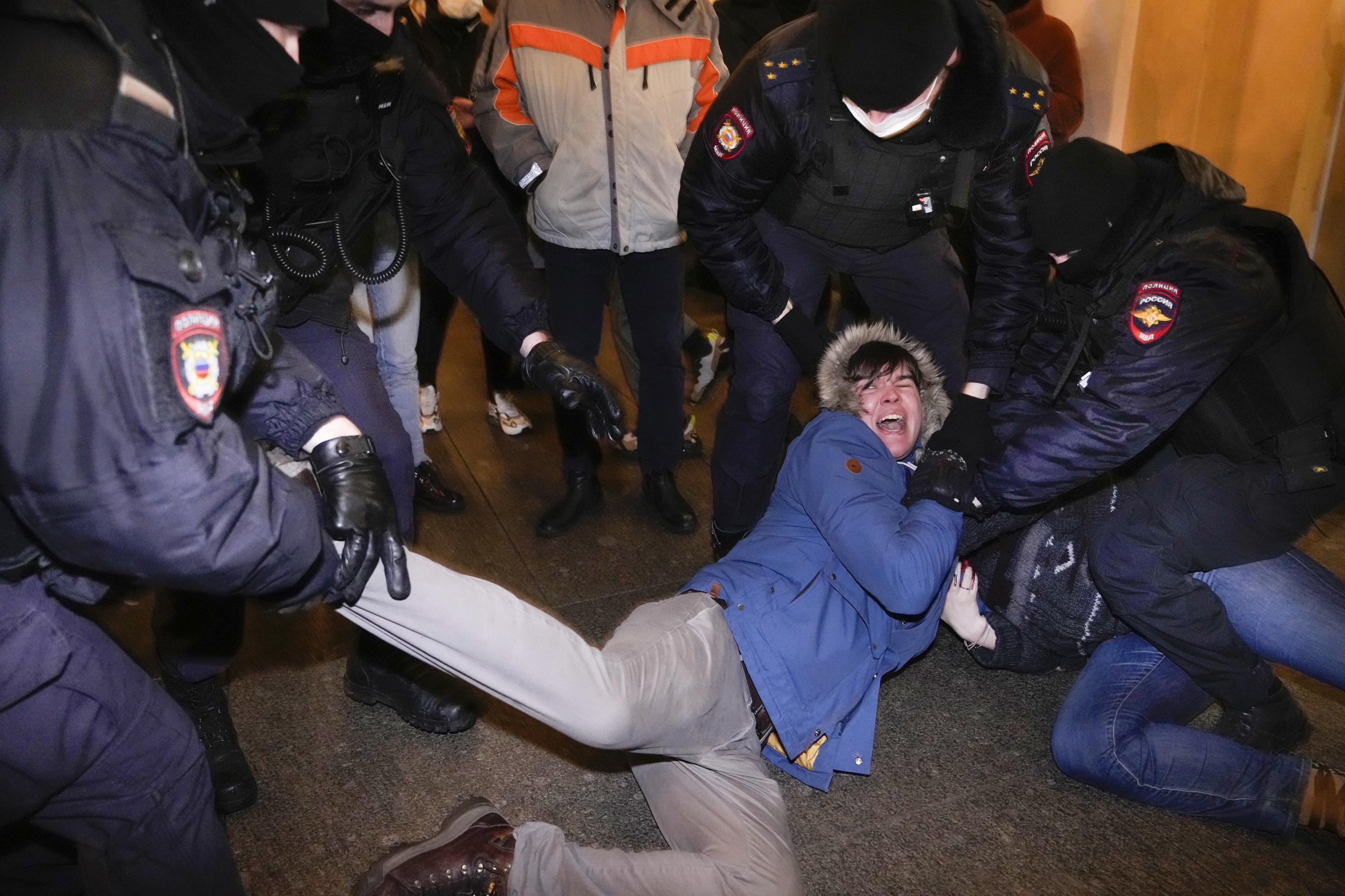 Some Russians will not halt struggle protests, regardless of arrest fears