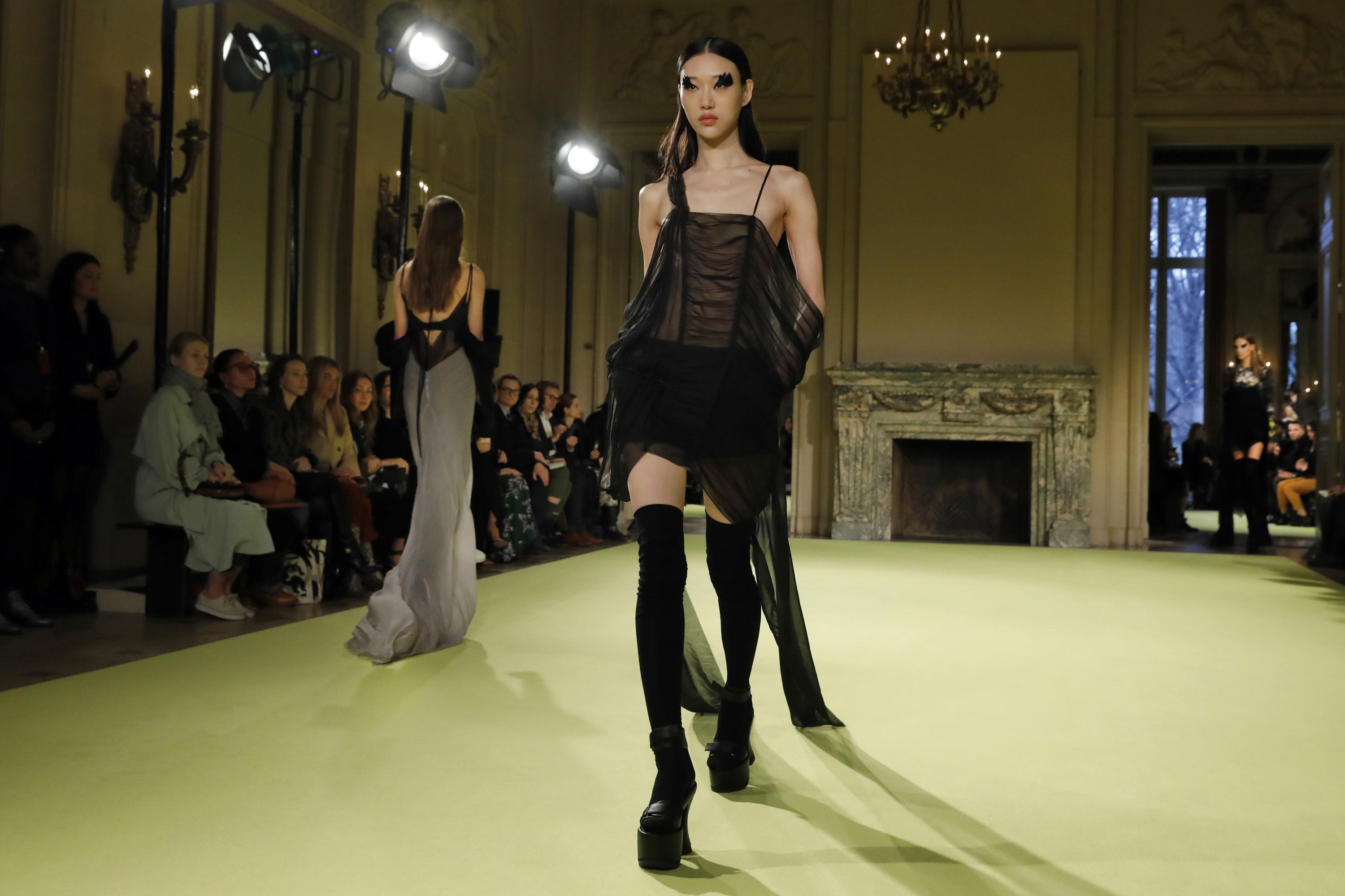 Top Videos of Vera Wang: Runway Highlights, Commercials and