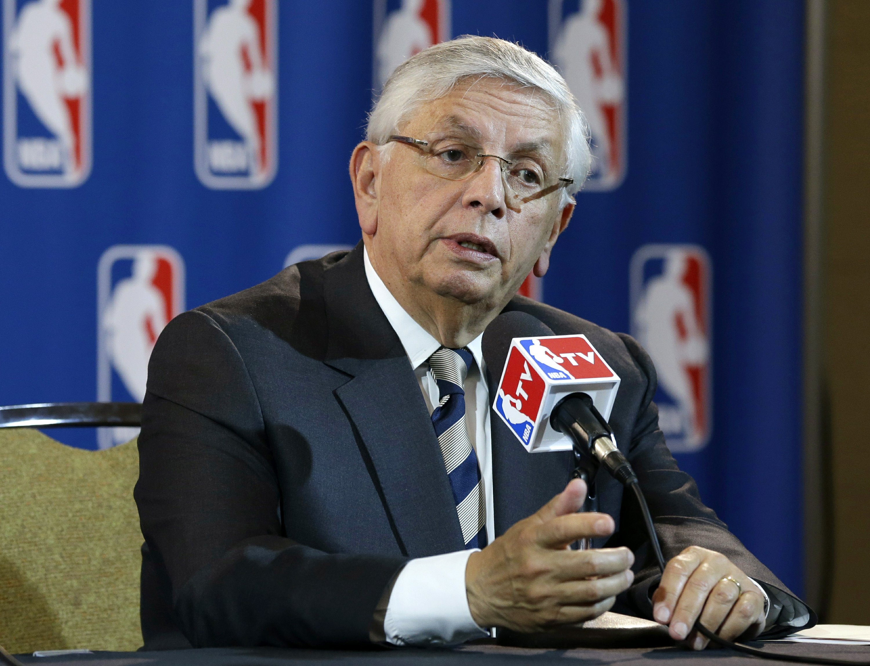 former-nba-commissioner-stern-has-emergency-brain-surgery-ap-news