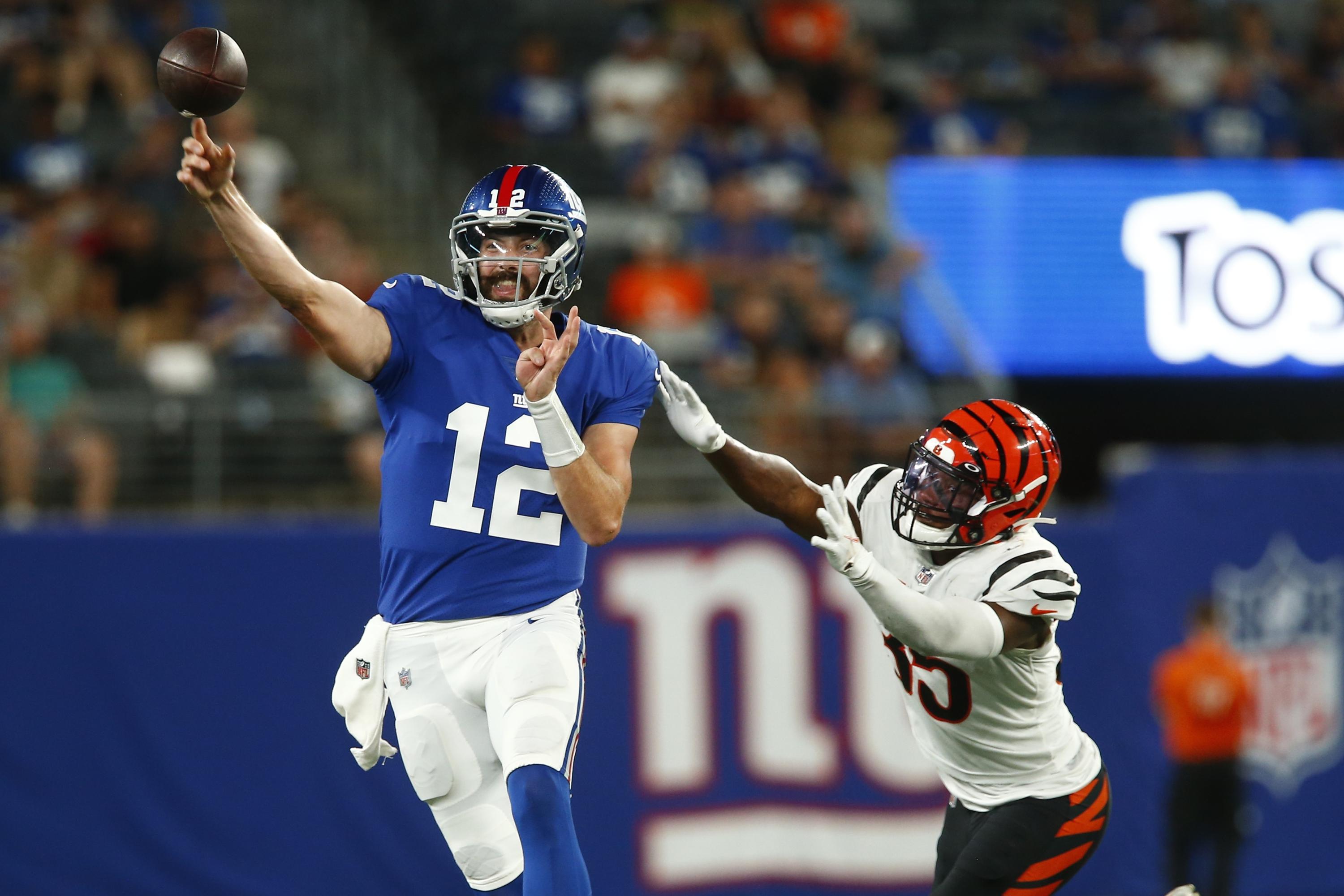 b rallies Giants over Bengals with 2 TD passes to Bachman AP News