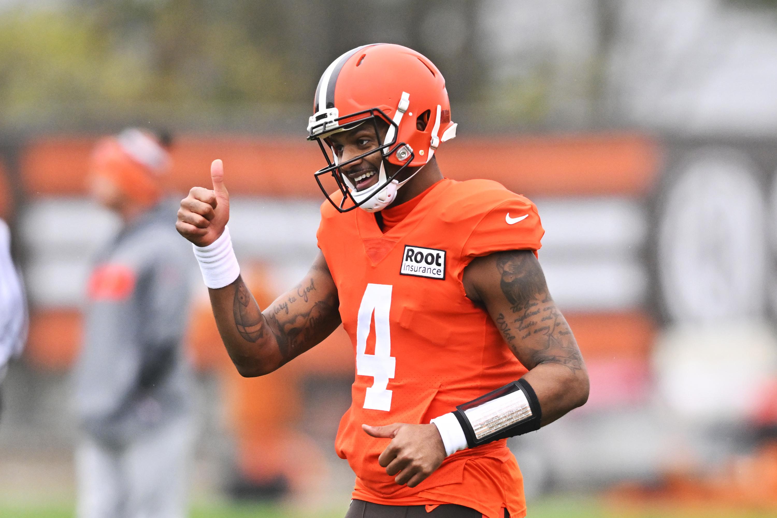 Browns QB Watson pratique pour la 1ère fois pendant la suspension