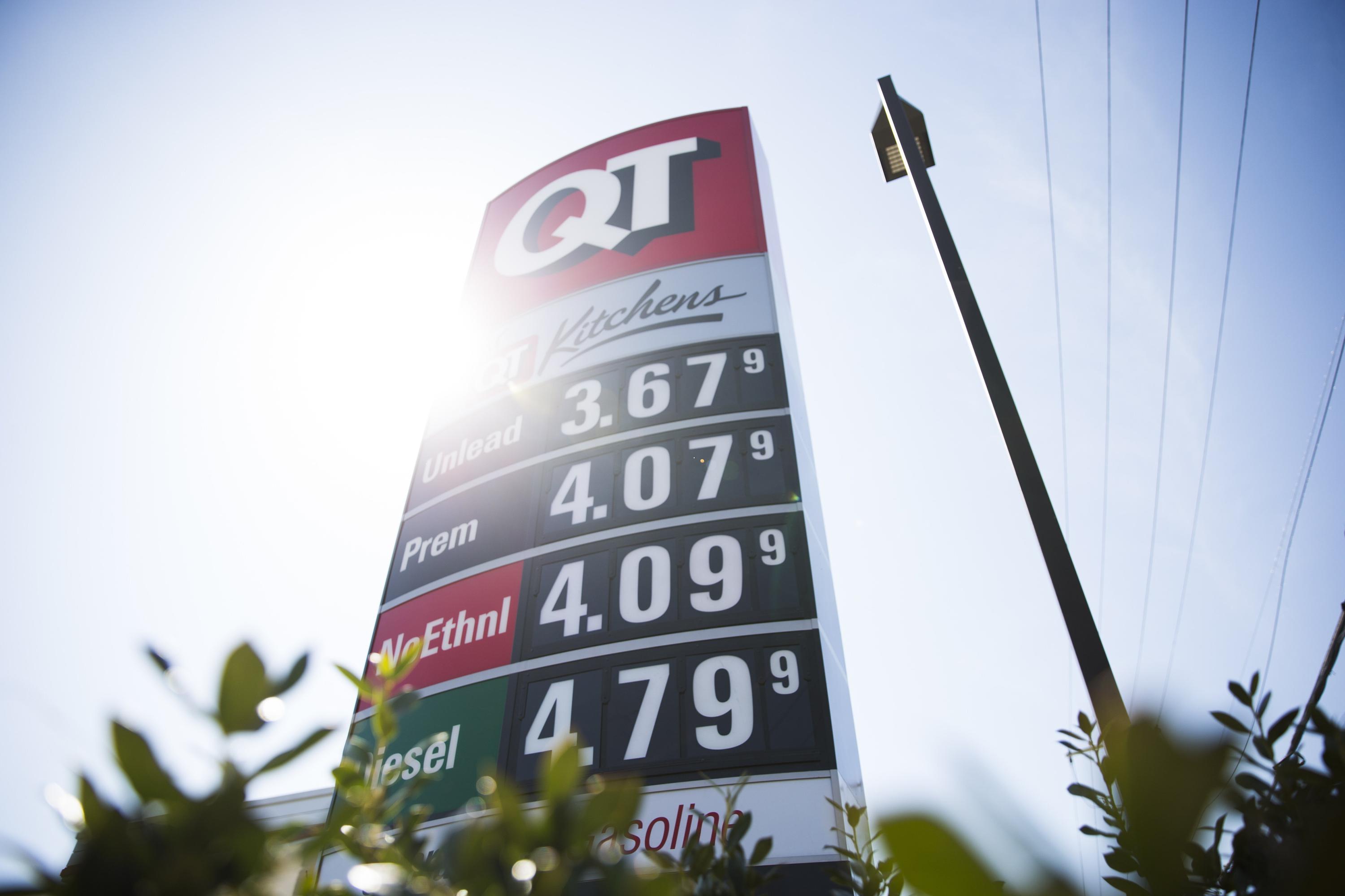 Sticker shock: March inflation likely set new 40-year high Sticker shock: March inflation likely set new 40-year high