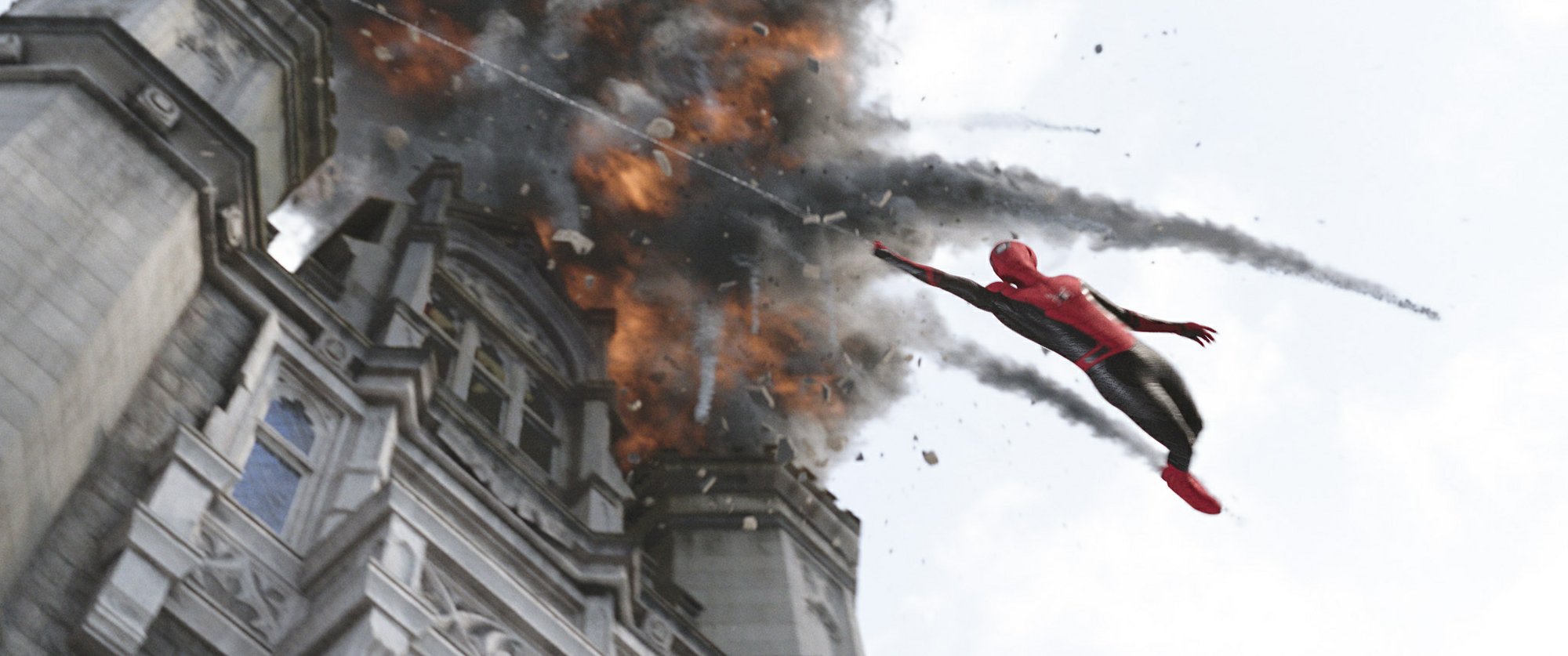 Reseña: Spider-Man se balancea otra vez en exitosa secuela | AP News