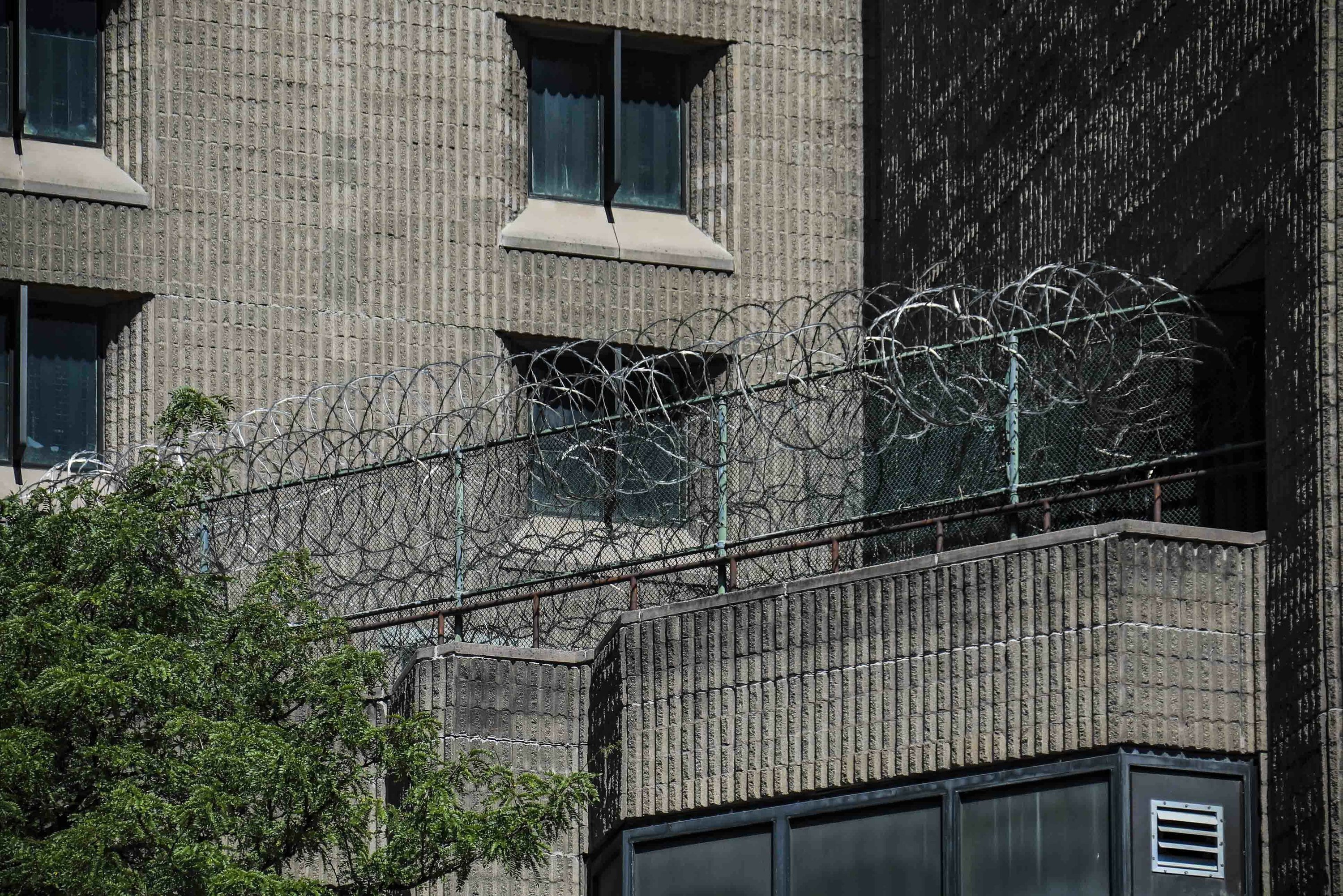 Lawmakers question federal prisons' home confinement rules AP News