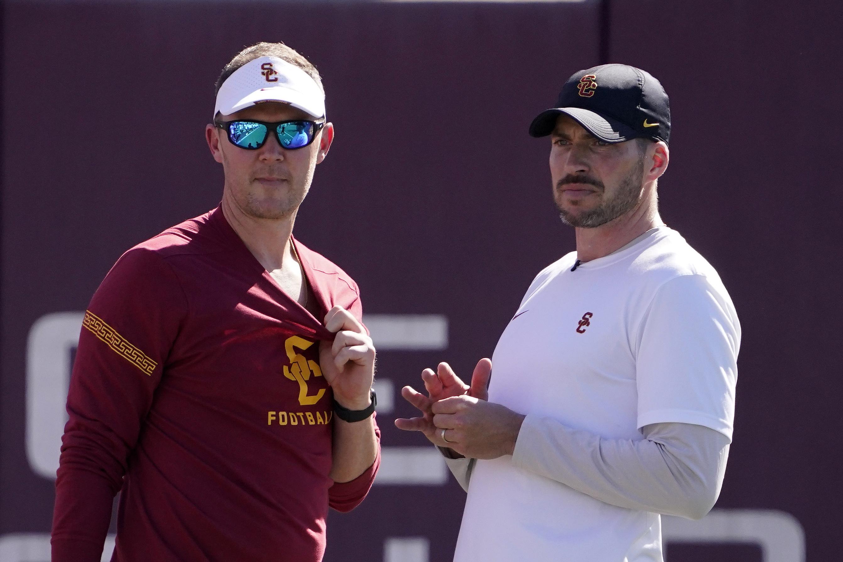 USC D doing more, still giving up lots into Cotton vs Tulane