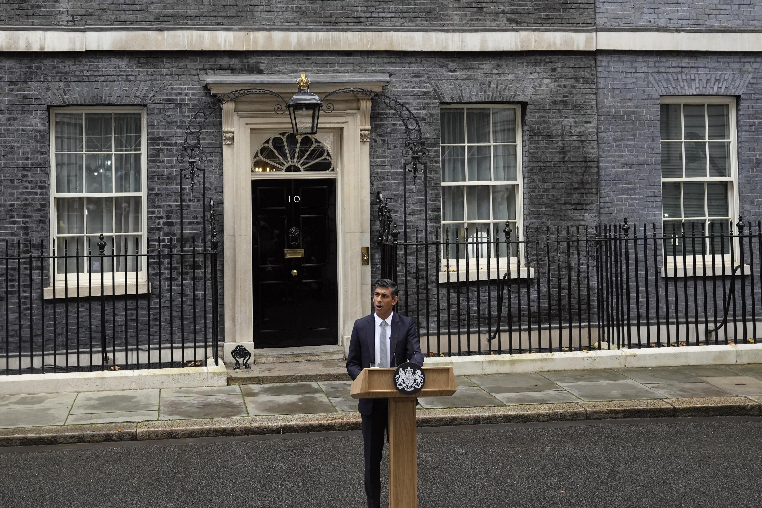 sunak-takes-over-as-uk-prime-minister-amid-economic-crisis