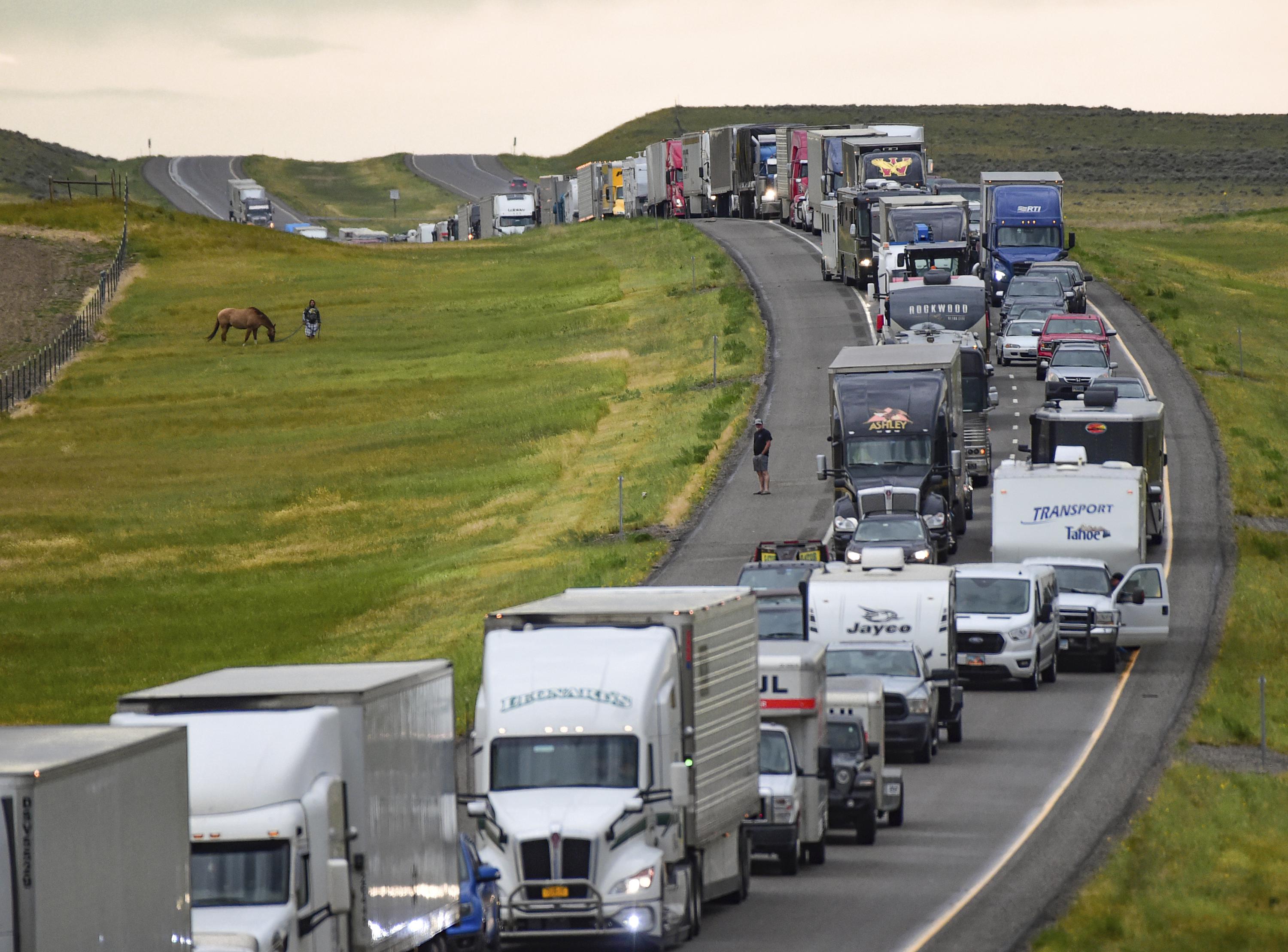 6 people die after storm causes Montana highway pileup