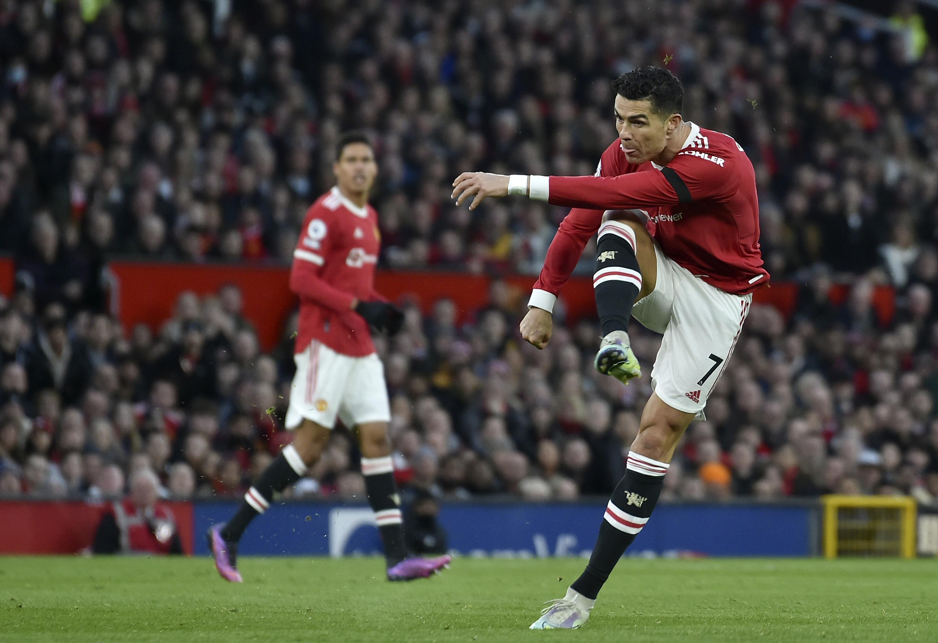 Cristiano Ronaldo's Manchester United Debut Earned A Standing Ovation At  Old Trafford