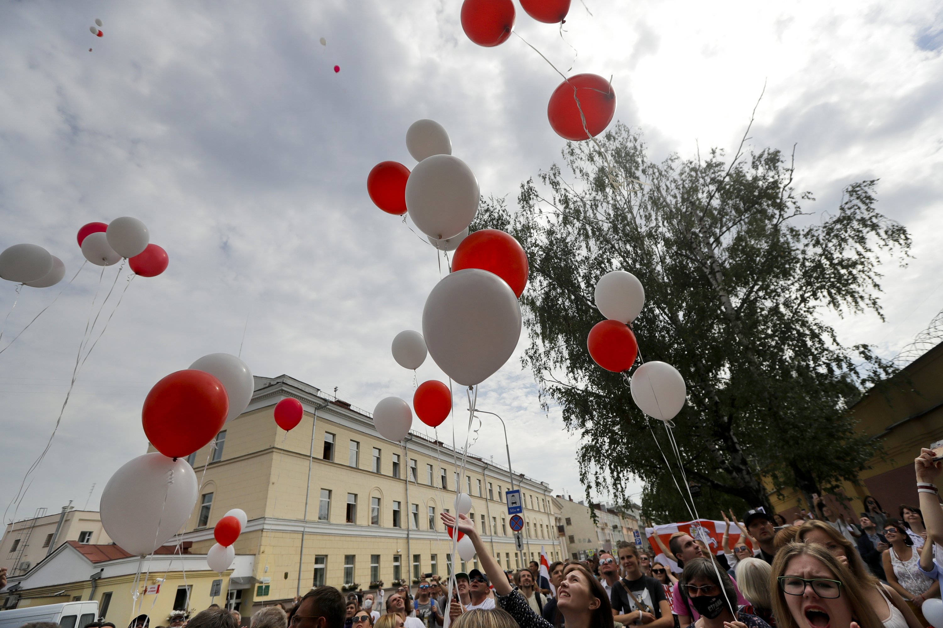 Lithuanian lawmakers vote for sanctions against Belarus