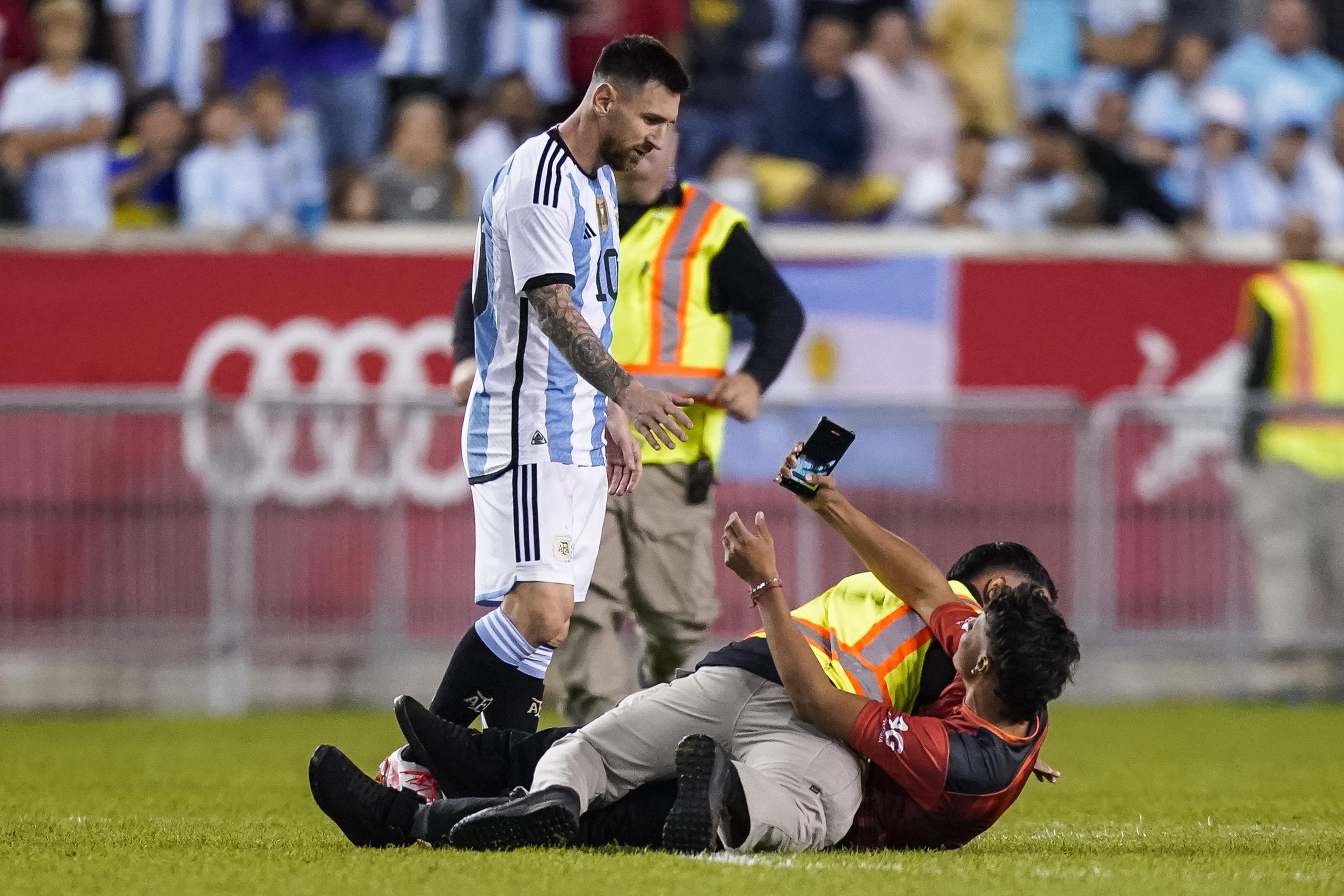 Messi 2 gole, 2 pokonane, Argentyna pokonuje Jamajkę 3-0