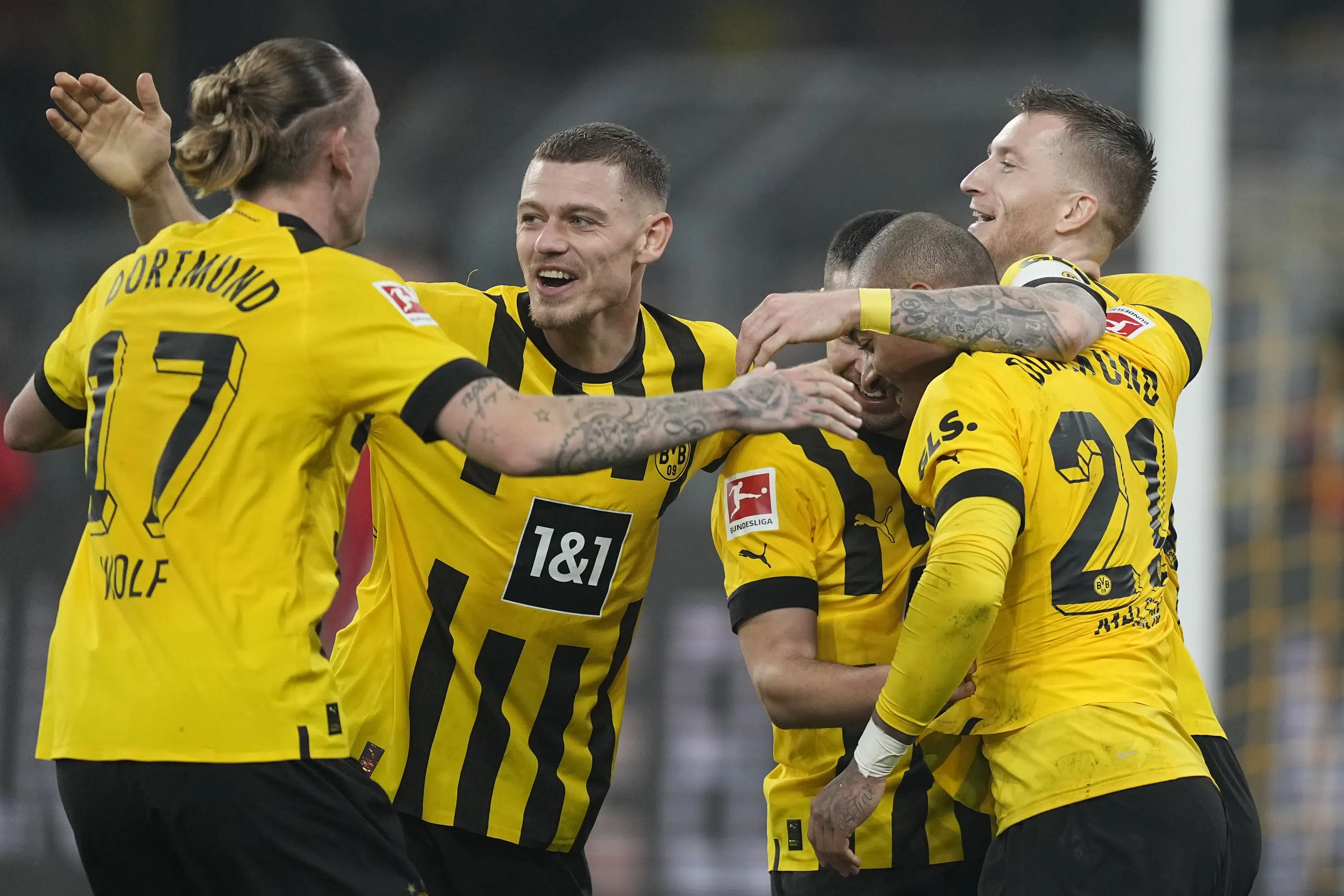 Dortmund besiegt Köln mit 6:1, Leipzig verliert erneut