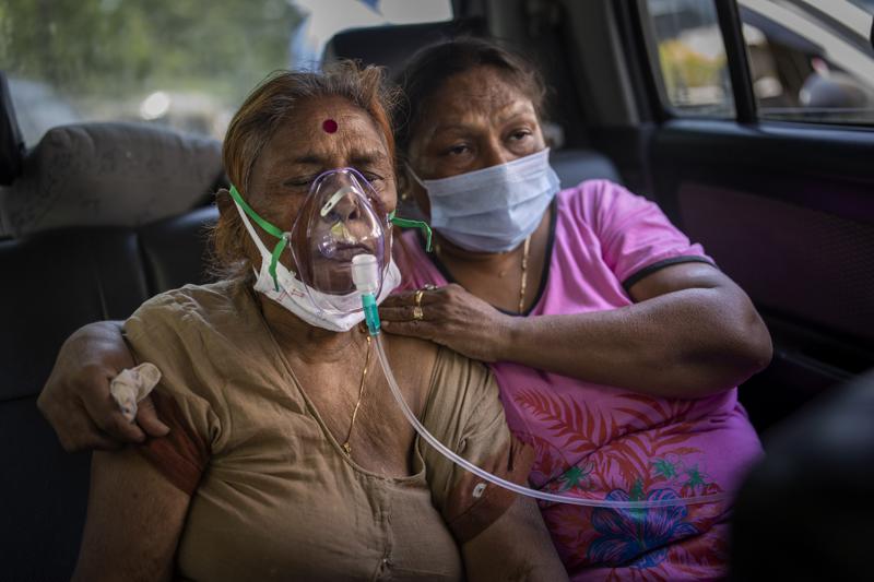 AP PHOTOS: Oxygen demand outstrips supply in India hotspots