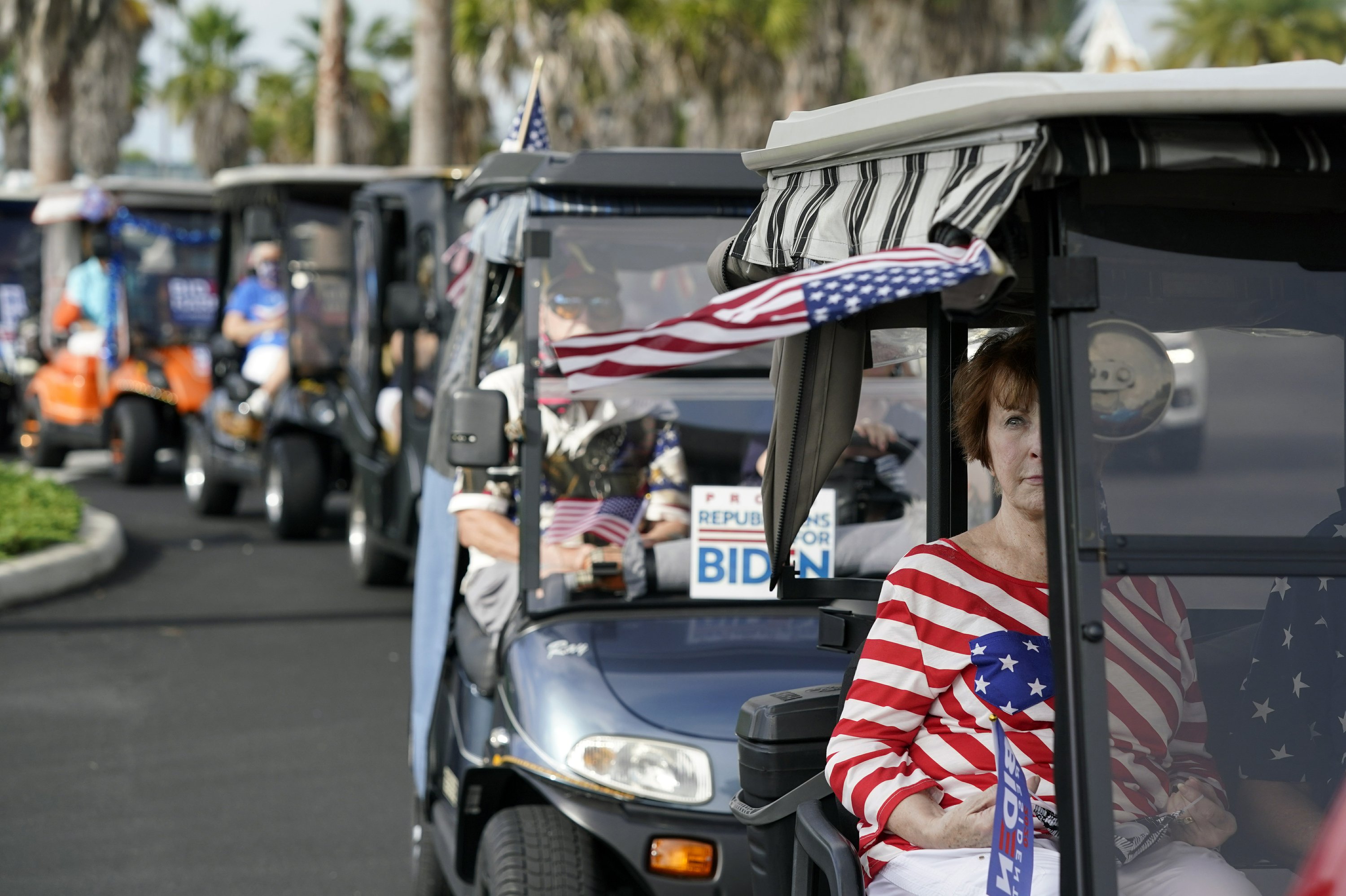 a-senior-warning-sign-for-trump-go-biden-cry-at-villages