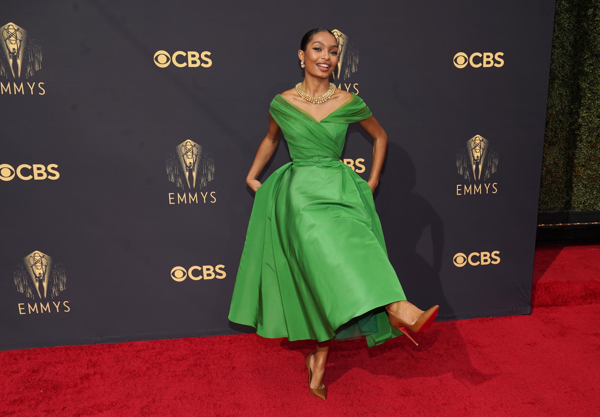 Blackish Yara Shahidi Porn - Emmys: O-T Fagbenle rocks Nigerian look, Porter wears wings | AP News