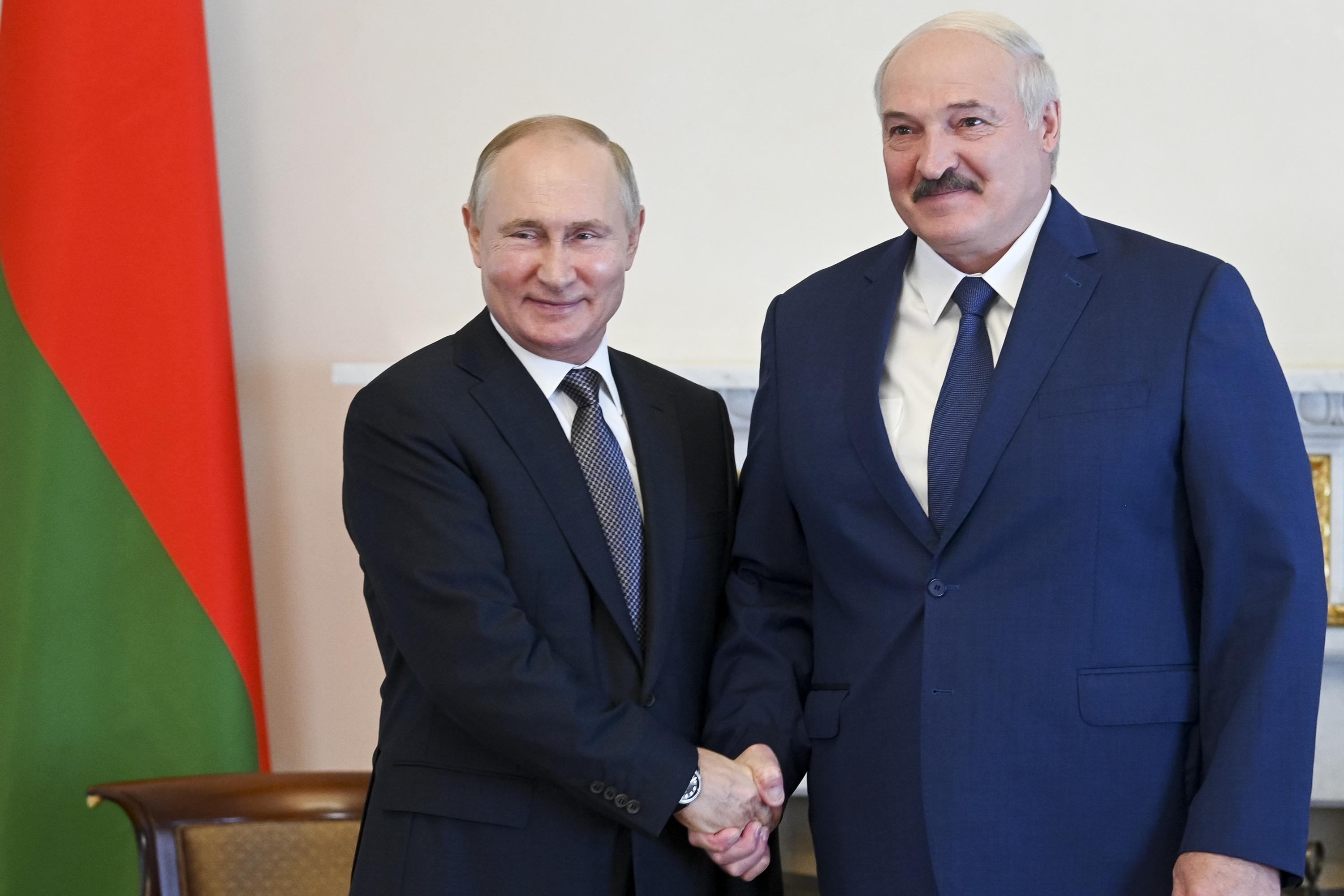 Putin hosts leader of Belarus for talks on closer ties | AP News