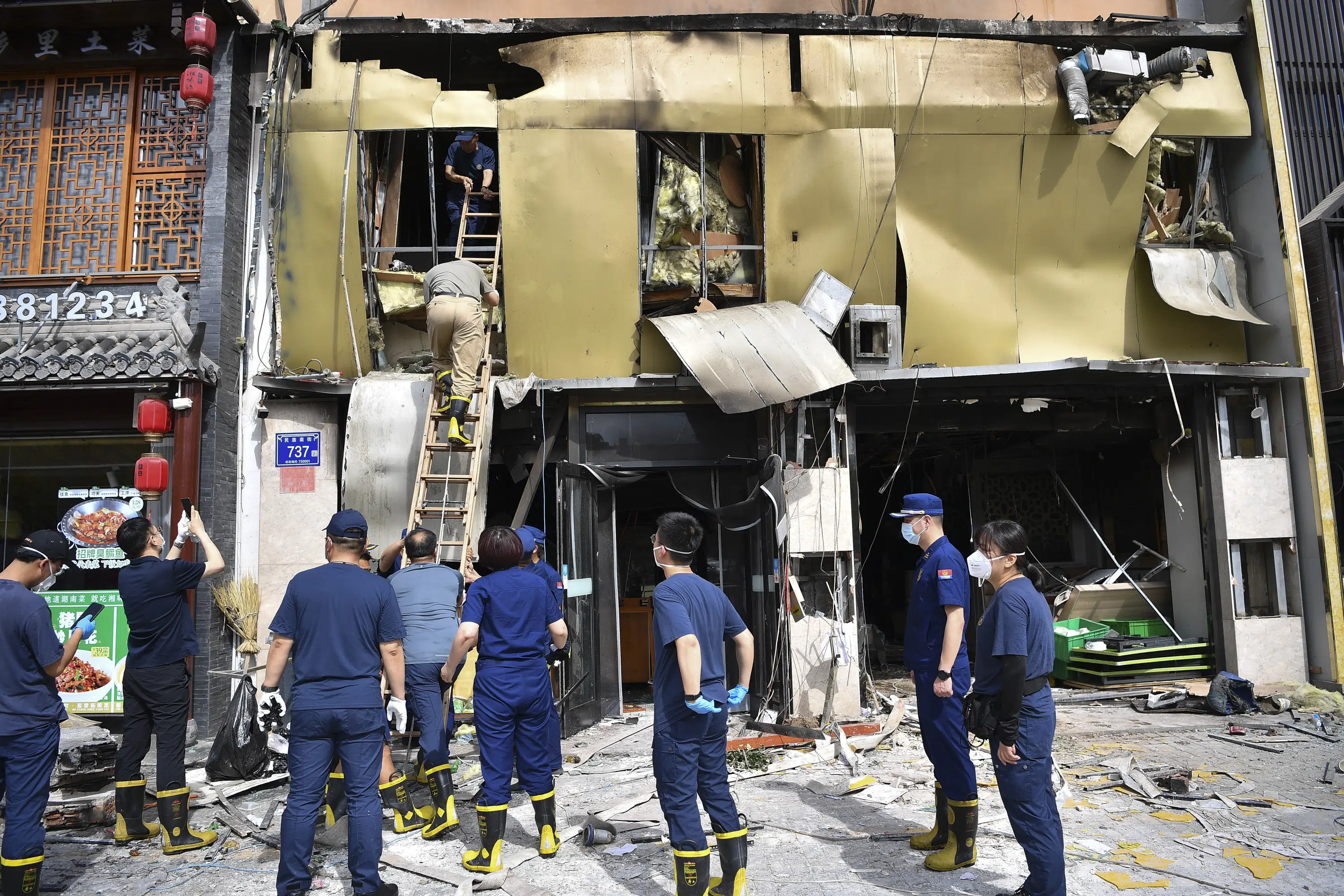 Chinas Präsident ordnet eine Sicherheitskampagne an, nachdem bei einer Explosion in einem Grillrestaurant 31 Menschen ums Leben kamen