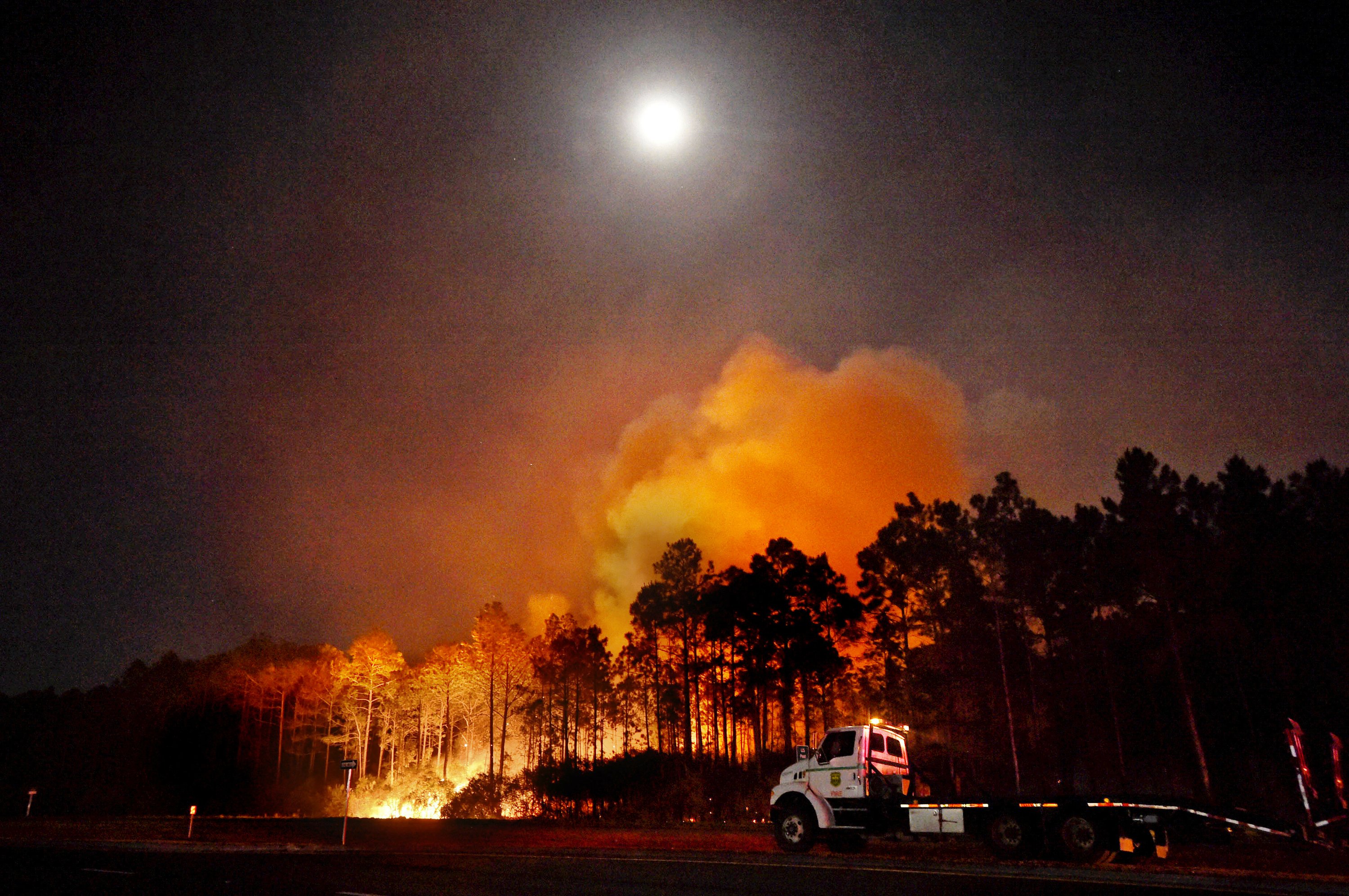 Hundreds evacuated as wildfires rage in Florida Panhandle