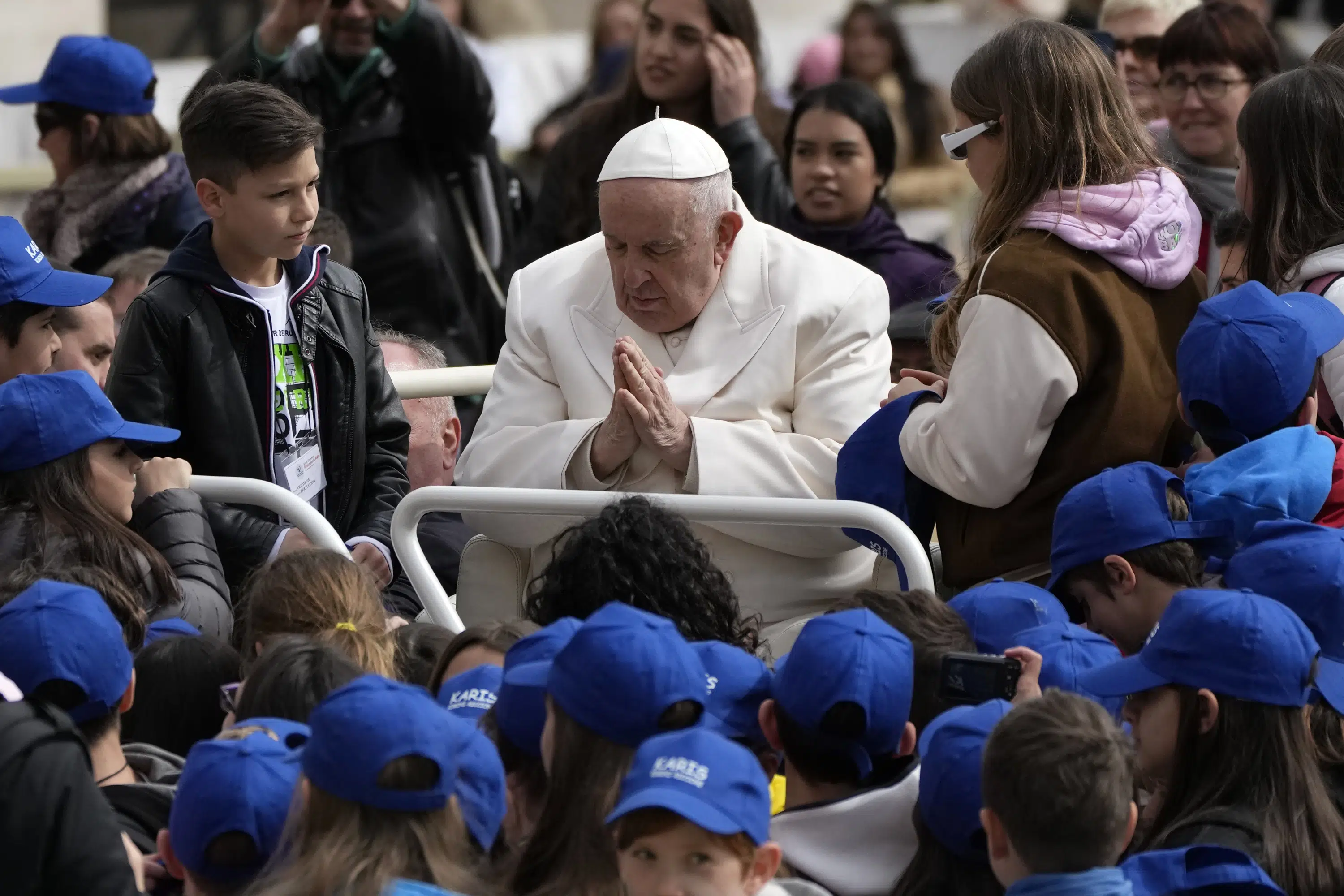 Vatikan: Papst darf Krankenhaus verlassen, Pizza essen, Baby taufen