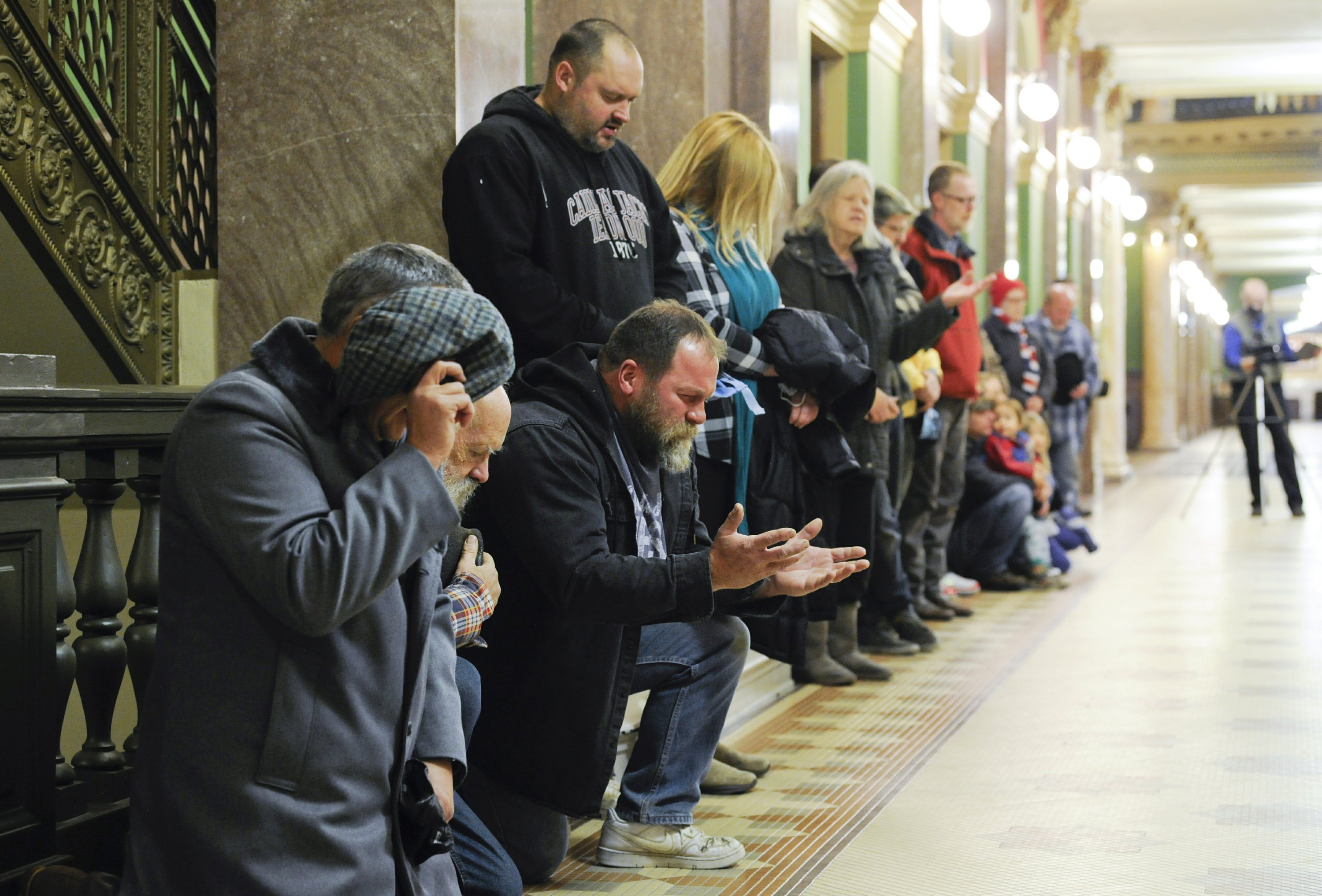 Montana group protests COVID-19 regulations in Helena - Vimarsana News