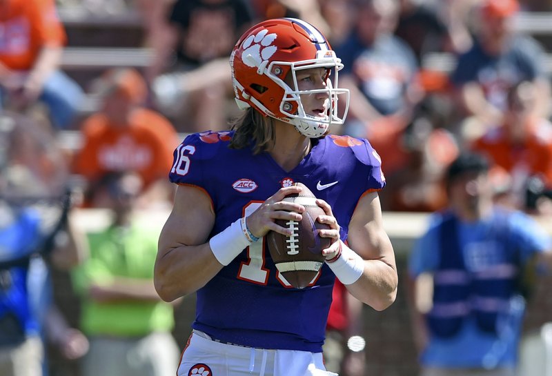 Lawrence Named Offensive Mvp As Clemson Wins National Title