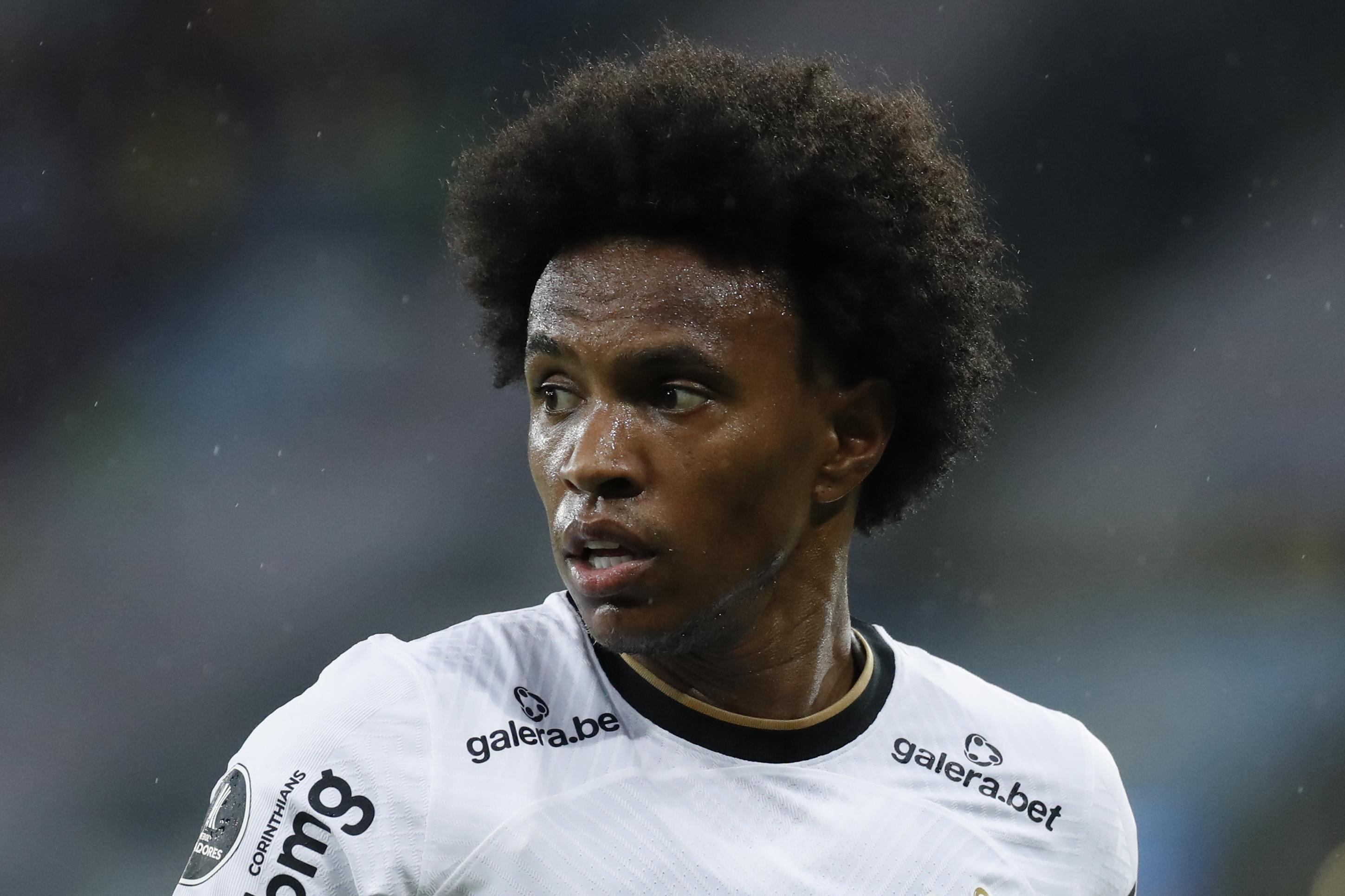 Willian deixa Corinthians no Brasil e volta para a Inglaterra