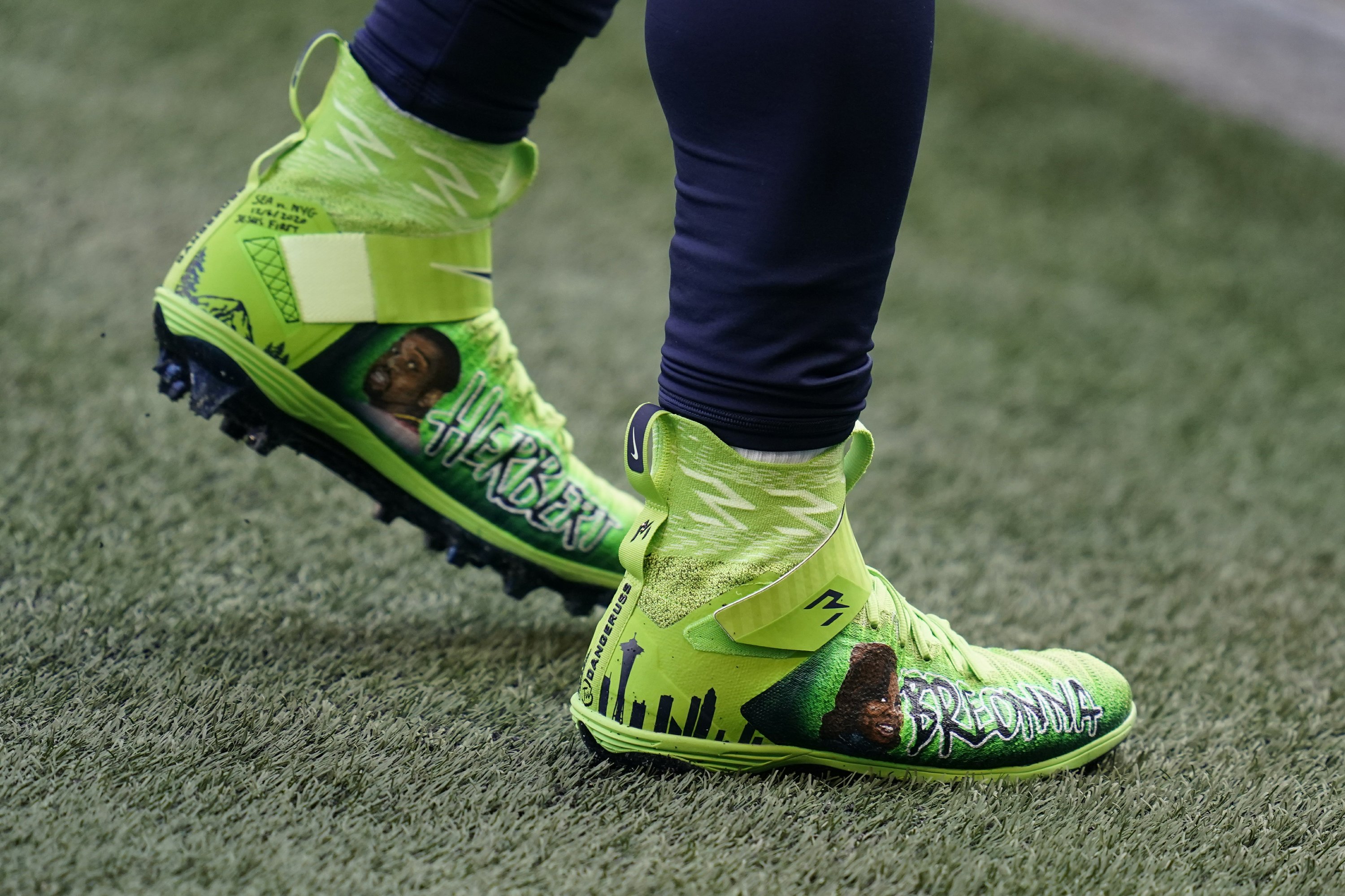 nfl players custom cleats
