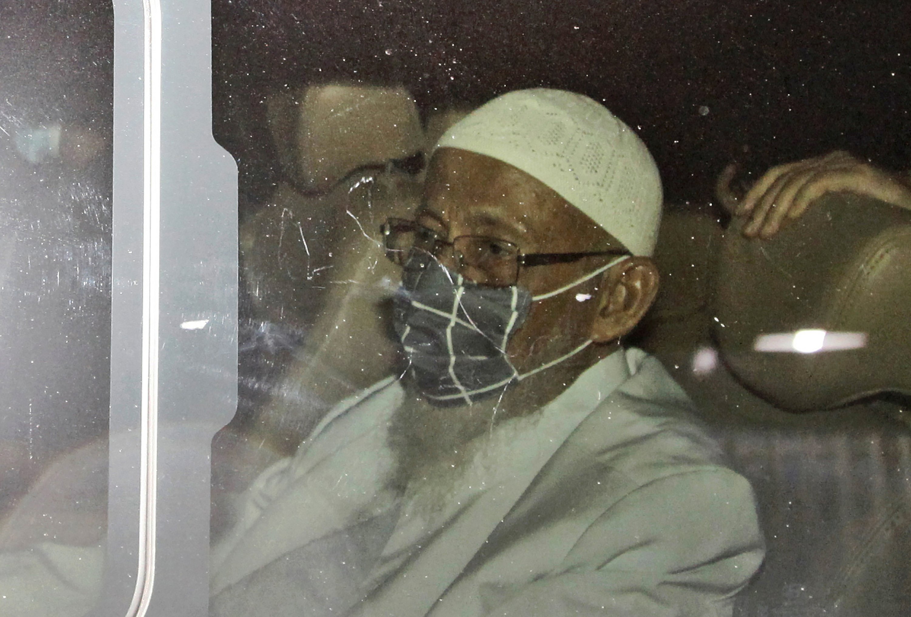 An Indonesian cleric who inspired the Bali bombings has been released from prison