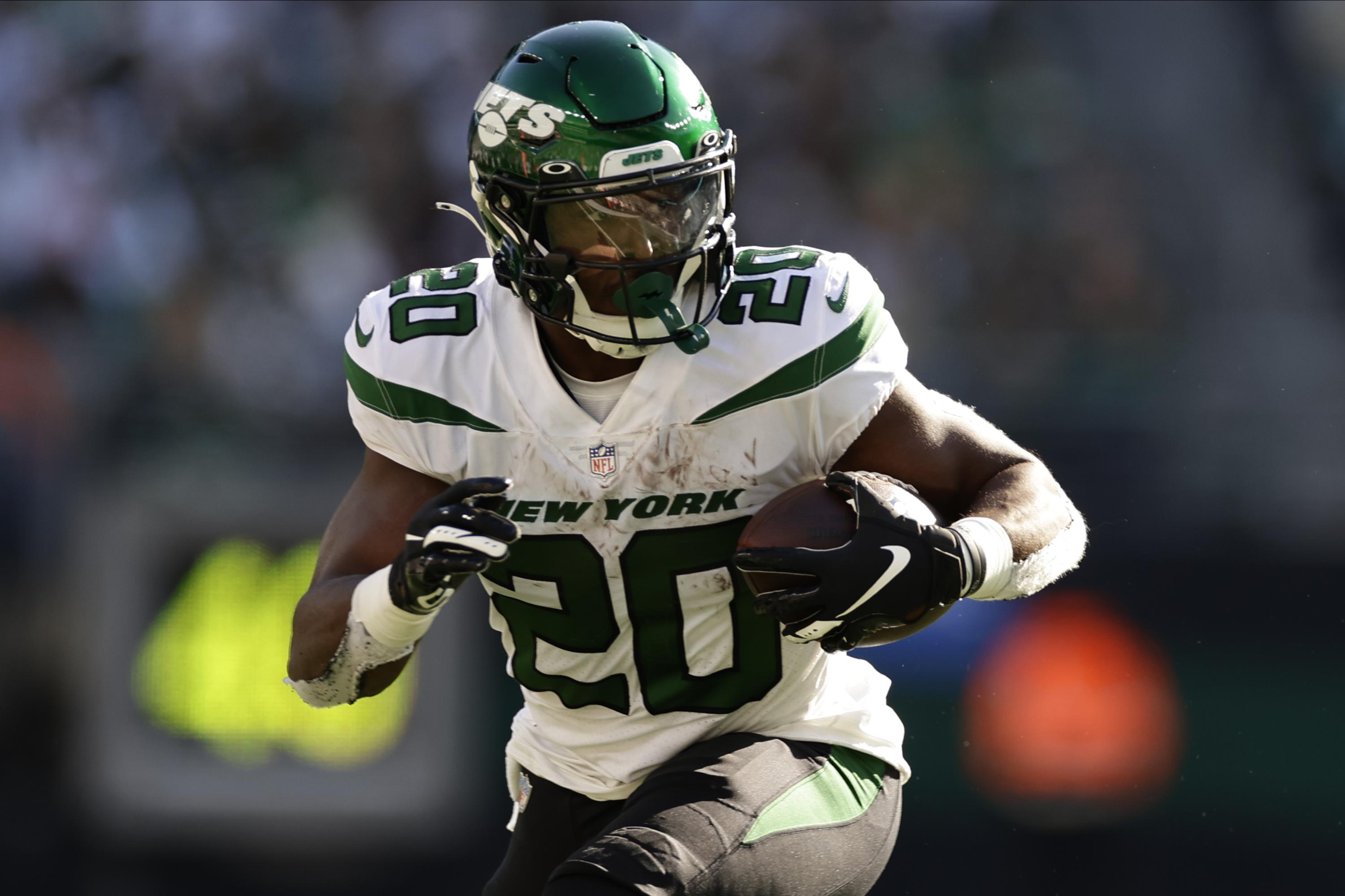 Jets rookie RB Hall off to impressive start after draft snub AP News