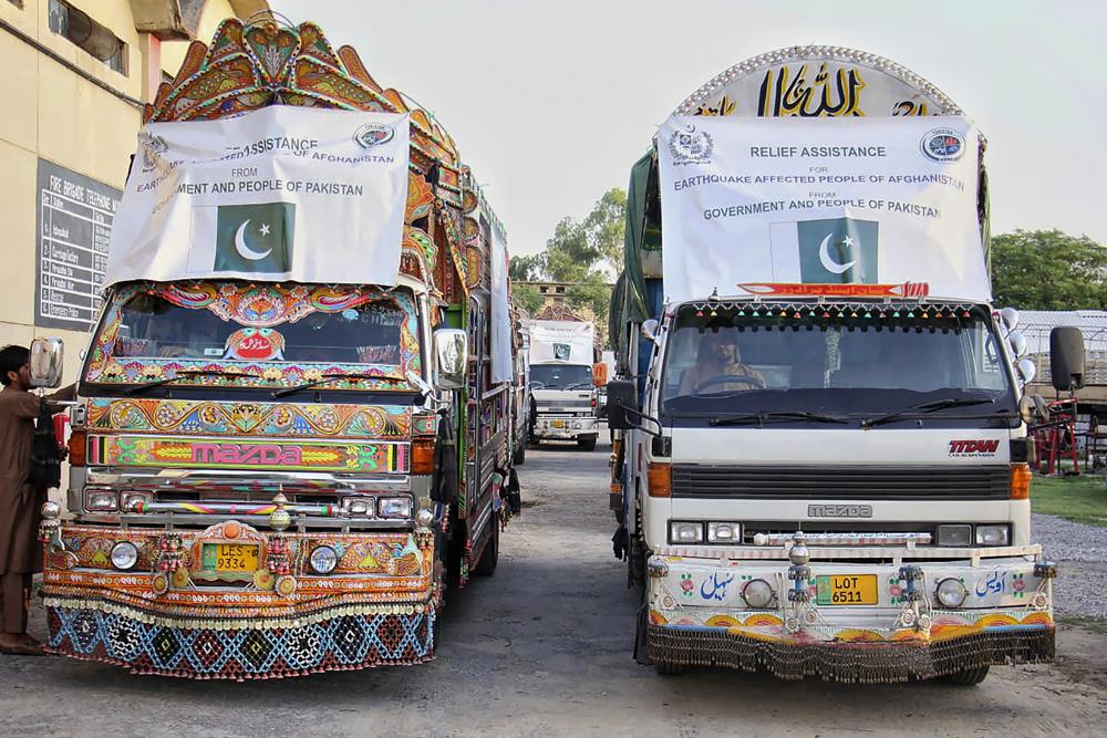 Pakistan plane carrying aid joins Afghan quake relief effort