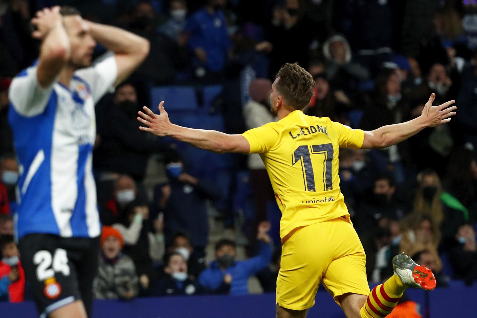 Barcelona Scores Late Stays Unbeaten Against Rival Espanyol Ap News