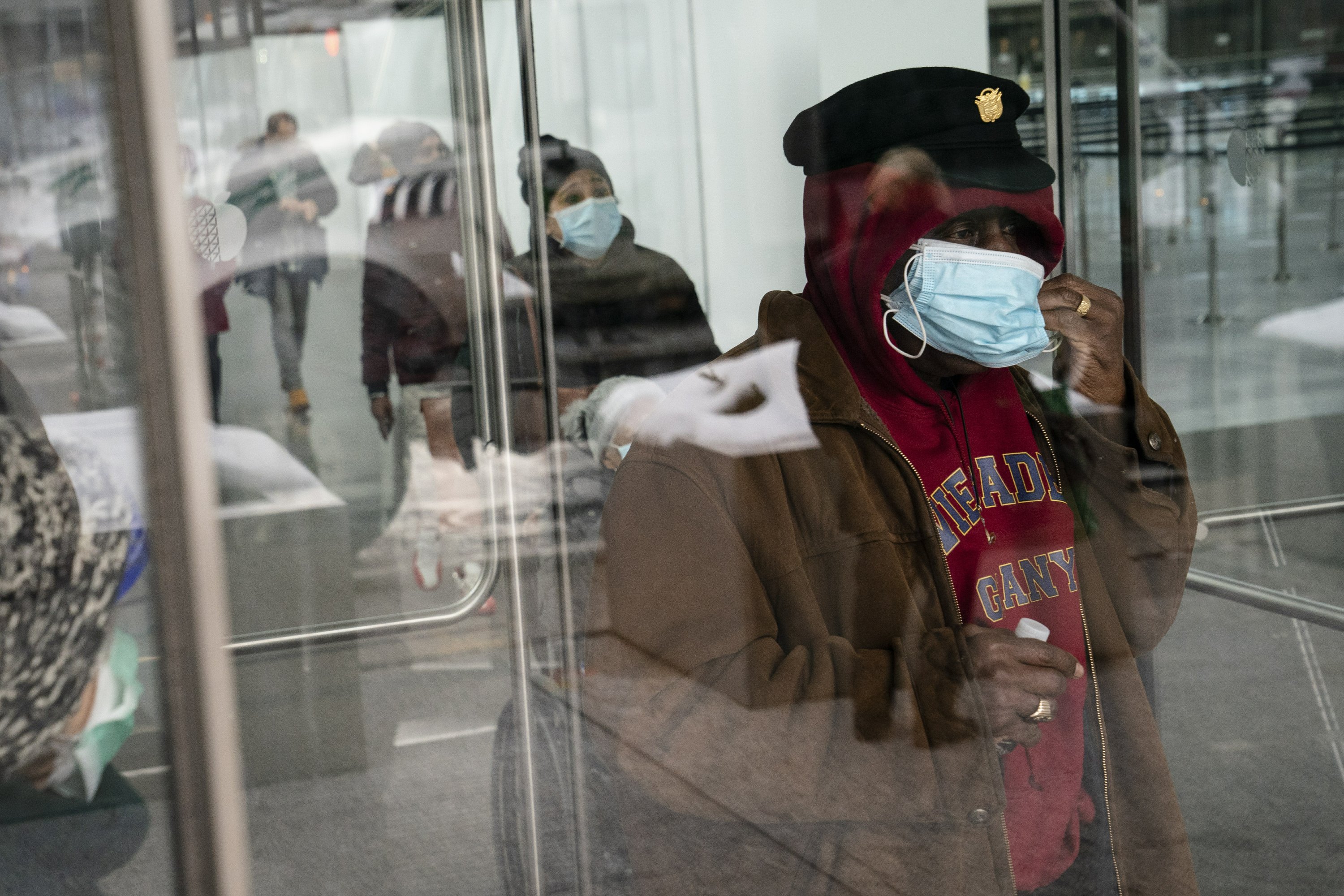 Experts warn against variants of COVID-19 when states reopen